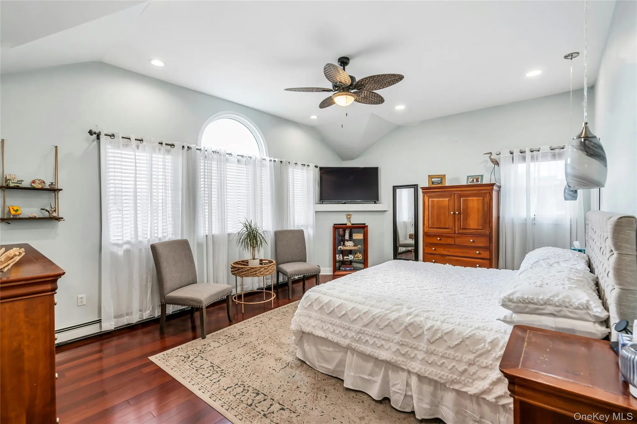 7 Mohawk Drive, Oyster Bay, NY, 4 Bedrooms Bedrooms, 8 Rooms Rooms,3 BathroomsBathrooms,Residential,For Rent,Mohawk,0,1041466 7 Mohawk Drive, Oyster Bay, NY, 4 Bedrooms Bedrooms, 8 Rooms Rooms,3 BathroomsBathrooms,Residential,For Rent,Mohawk,0,1041466