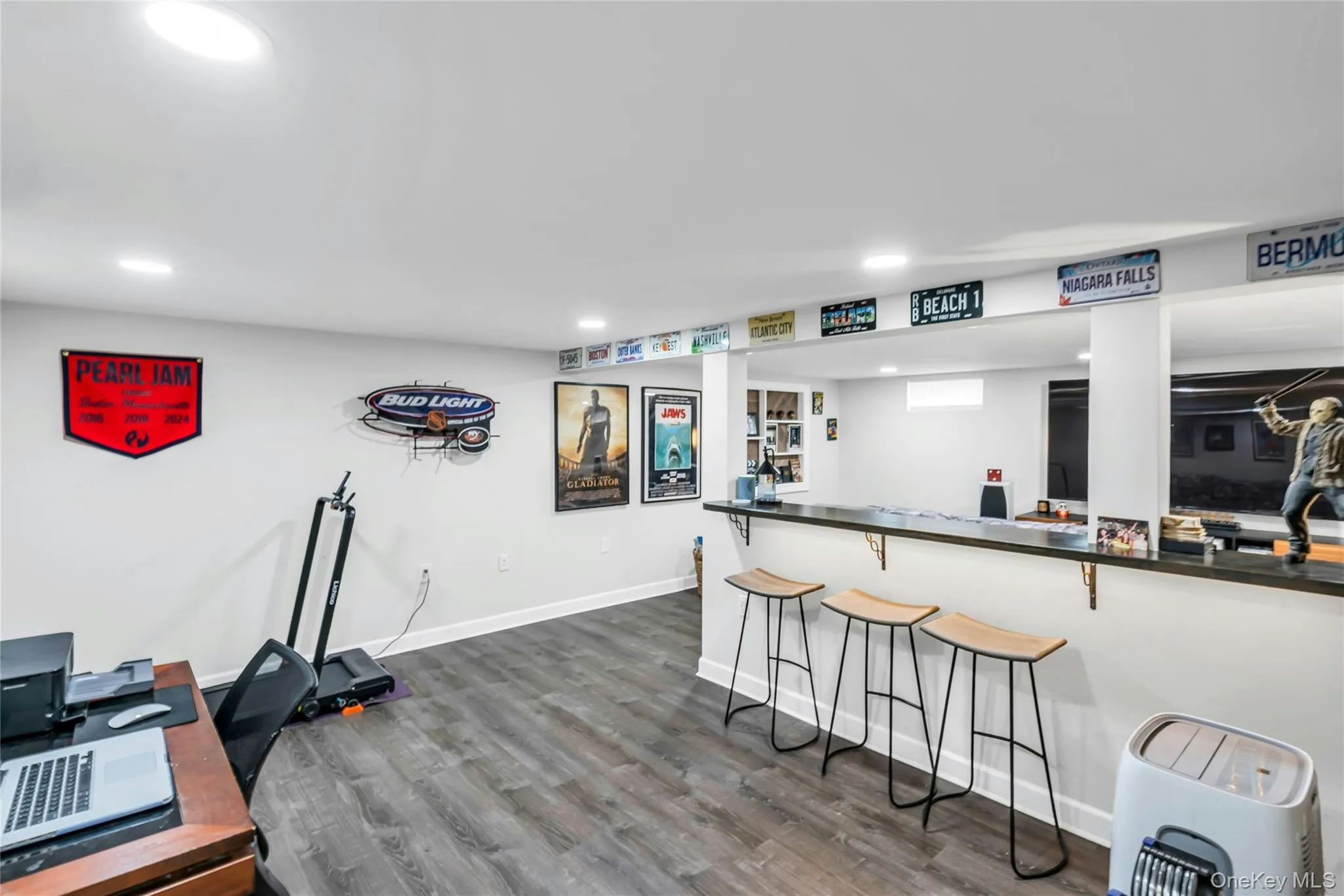 7 Mohawk Drive, Oyster Bay, NY, 4 Bedrooms Bedrooms, 8 Rooms Rooms,3 BathroomsBathrooms,Residential,For Rent,Mohawk,0,1041466 7 Mohawk Drive, Oyster Bay, NY, 4 Bedrooms Bedrooms, 8 Rooms Rooms,3 BathroomsBathrooms,Residential,For Rent,Mohawk,0,1041466