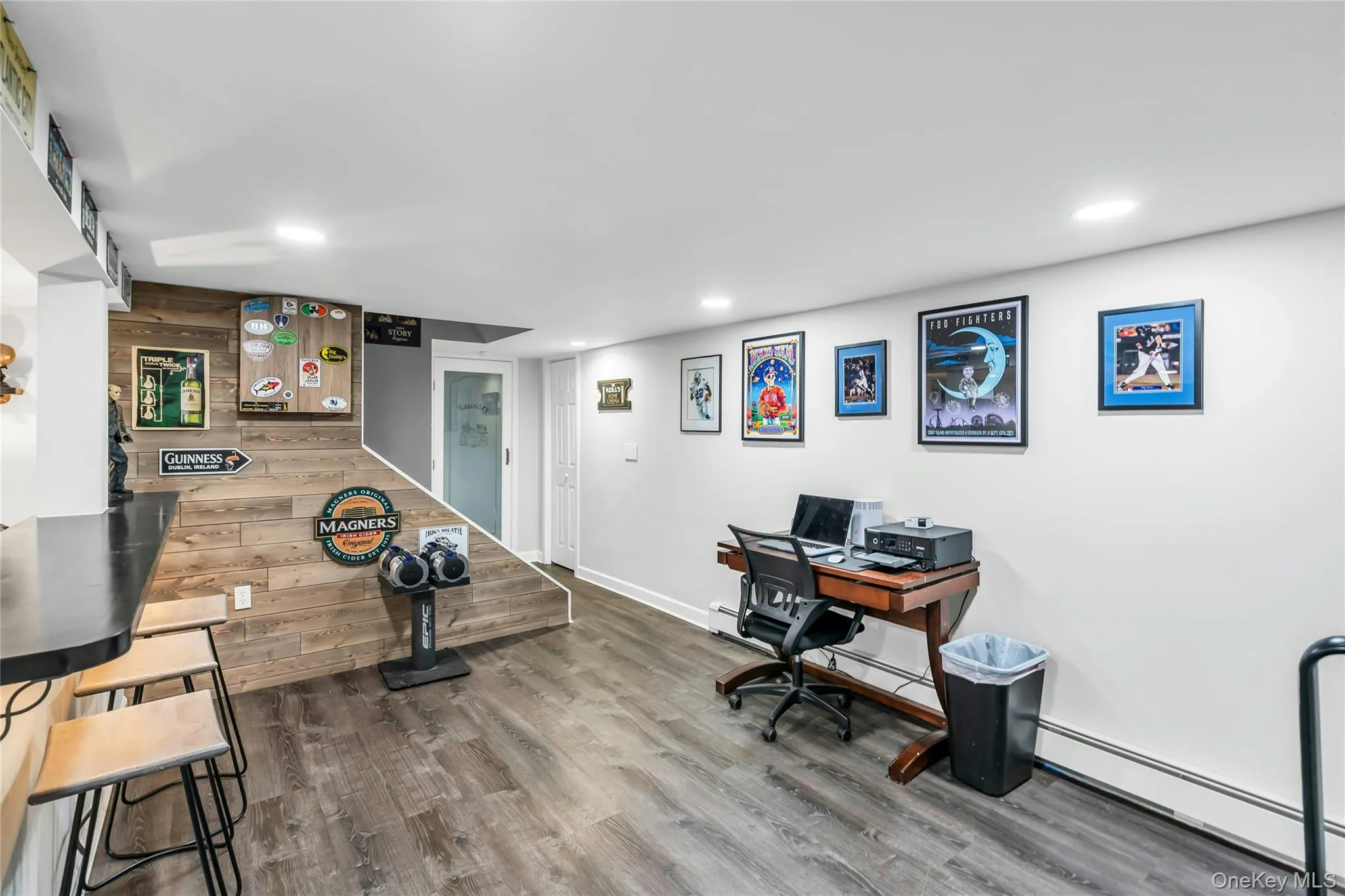 7 Mohawk Drive, Oyster Bay, NY, 4 Bedrooms Bedrooms, 8 Rooms Rooms,3 BathroomsBathrooms,Residential,For Rent,Mohawk,0,1041466 7 Mohawk Drive, Oyster Bay, NY, 4 Bedrooms Bedrooms, 8 Rooms Rooms,3 BathroomsBathrooms,Residential,For Rent,Mohawk,0,1041466
