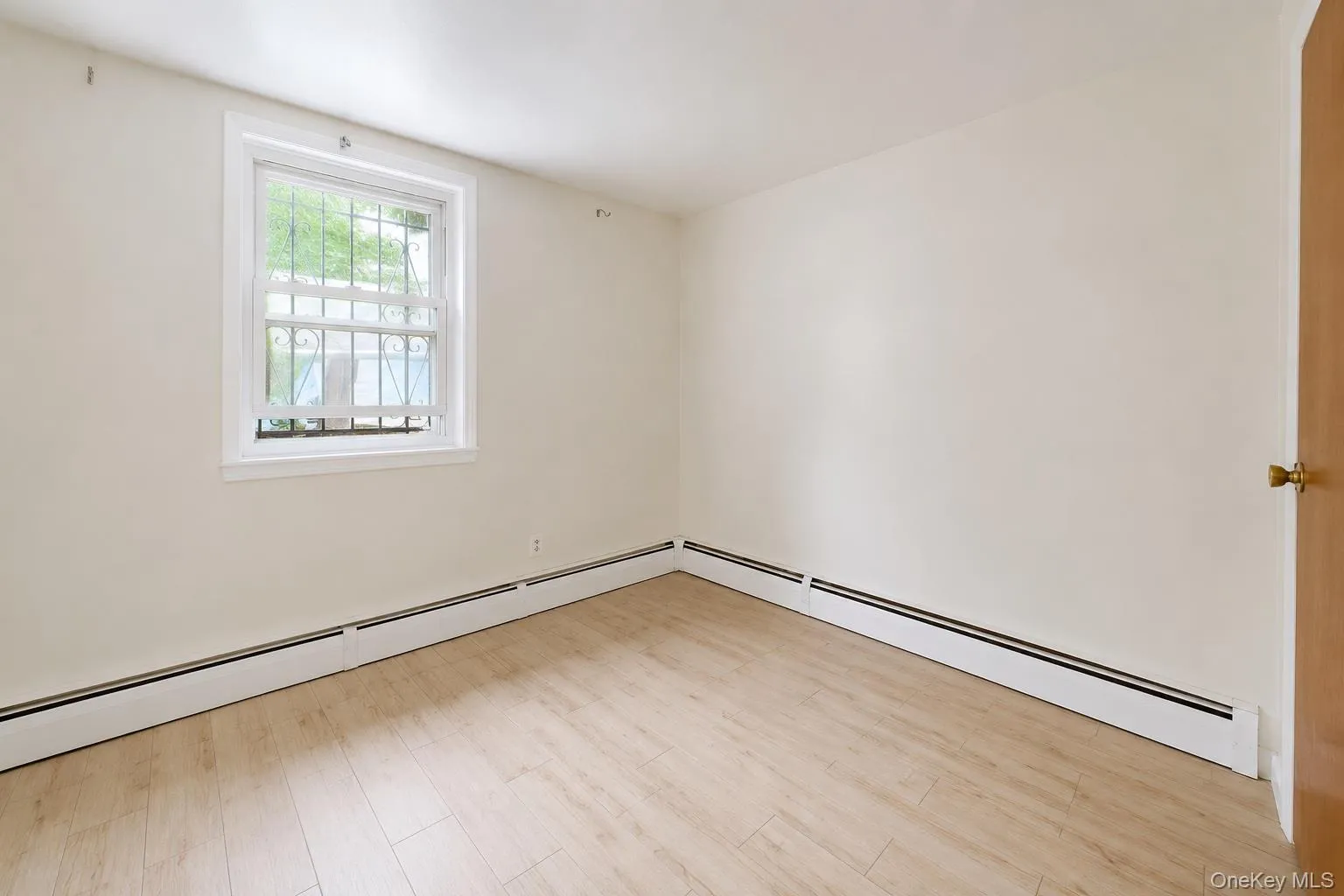 640 5th Avenue, Mount Vernon, NY, 1 Bedroom Bedrooms, 3 Rooms Rooms,1 BathroomBathrooms,Residential Lease,For Rent,5th,0,1041467 640 5th Avenue, Mount Vernon, NY, 1 Bedroom Bedrooms, 3 Rooms Rooms,1 BathroomBathrooms,Residential Lease,For Rent,5th,0,1041467