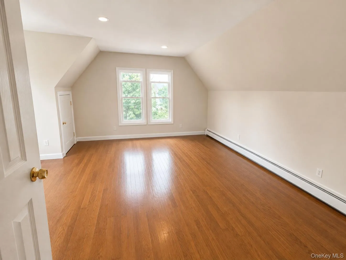 2716 Humphrey Street, New York, NY, 1 Bedroom Bedrooms, 6 Rooms Rooms,1 BathroomBathrooms,Residential Lease,For Rent,Humphrey,0,1041468 2716 Humphrey Street, New York, NY, 1 Bedroom Bedrooms, 6 Rooms Rooms,1 BathroomBathrooms,Residential Lease,For Rent,Humphrey,0,1041468
