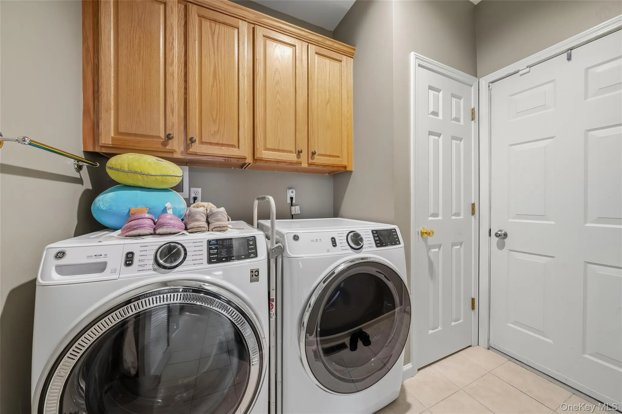 6 Paisley Court, Woodbury, NY, 3 Bedrooms Bedrooms, 7 Rooms Rooms,2 BathroomsBathrooms,Residential,For Rent,Paisley,0,1041475 6 Paisley Court, Woodbury, NY, 3 Bedrooms Bedrooms, 7 Rooms Rooms,2 BathroomsBathrooms,Residential,For Rent,Paisley,0,1041475