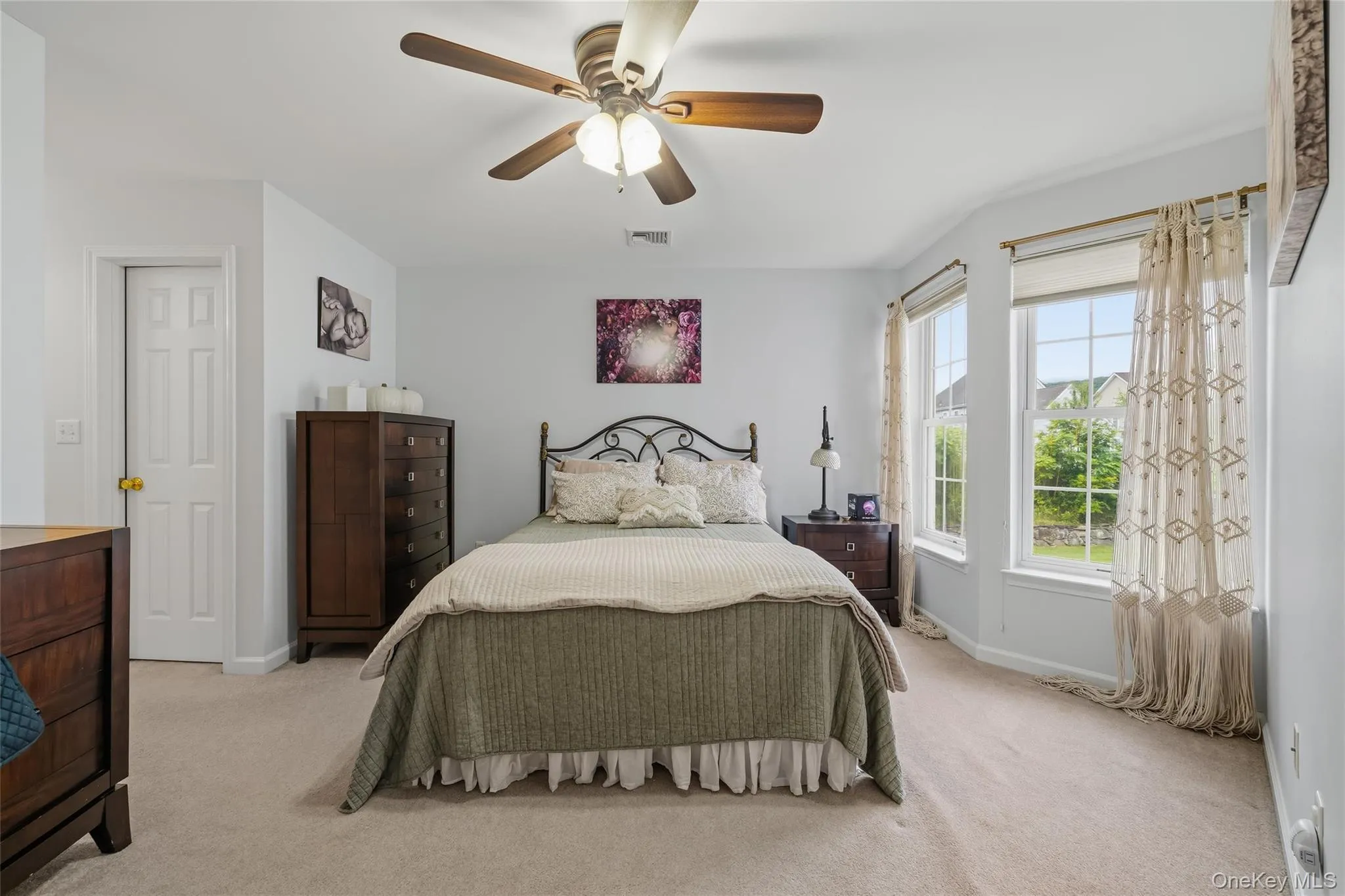6 Paisley Court, Woodbury, NY, 3 Bedrooms Bedrooms, 7 Rooms Rooms,2 BathroomsBathrooms,Residential,For Rent,Paisley,0,1041475 6 Paisley Court, Woodbury, NY, 3 Bedrooms Bedrooms, 7 Rooms Rooms,2 BathroomsBathrooms,Residential,For Rent,Paisley,0,1041475