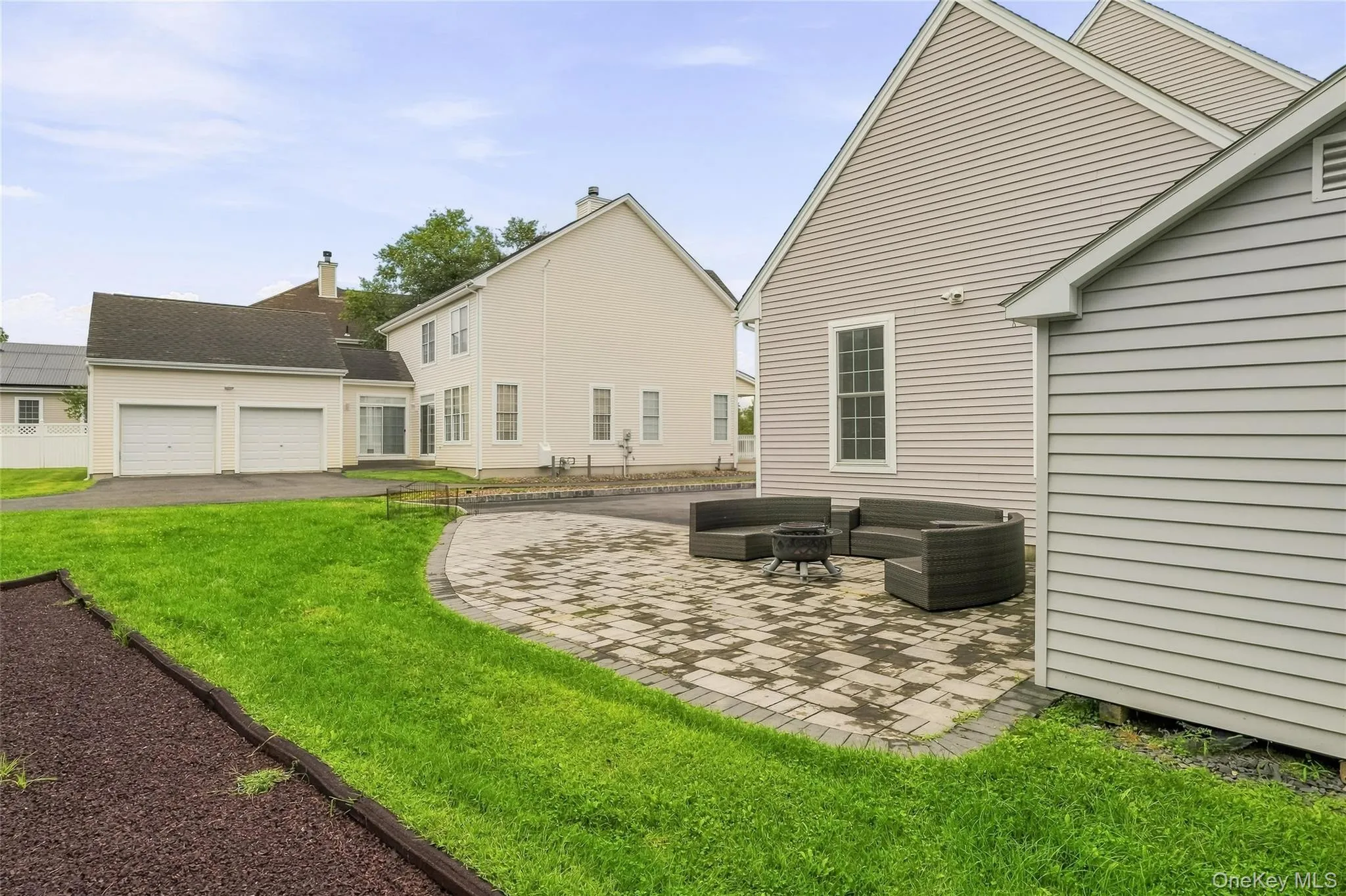6 Paisley Court, Woodbury, NY, 3 Bedrooms Bedrooms, 7 Rooms Rooms,2 BathroomsBathrooms,Residential,For Rent,Paisley,0,1041475 6 Paisley Court, Woodbury, NY, 3 Bedrooms Bedrooms, 7 Rooms Rooms,2 BathroomsBathrooms,Residential,For Rent,Paisley,0,1041475
