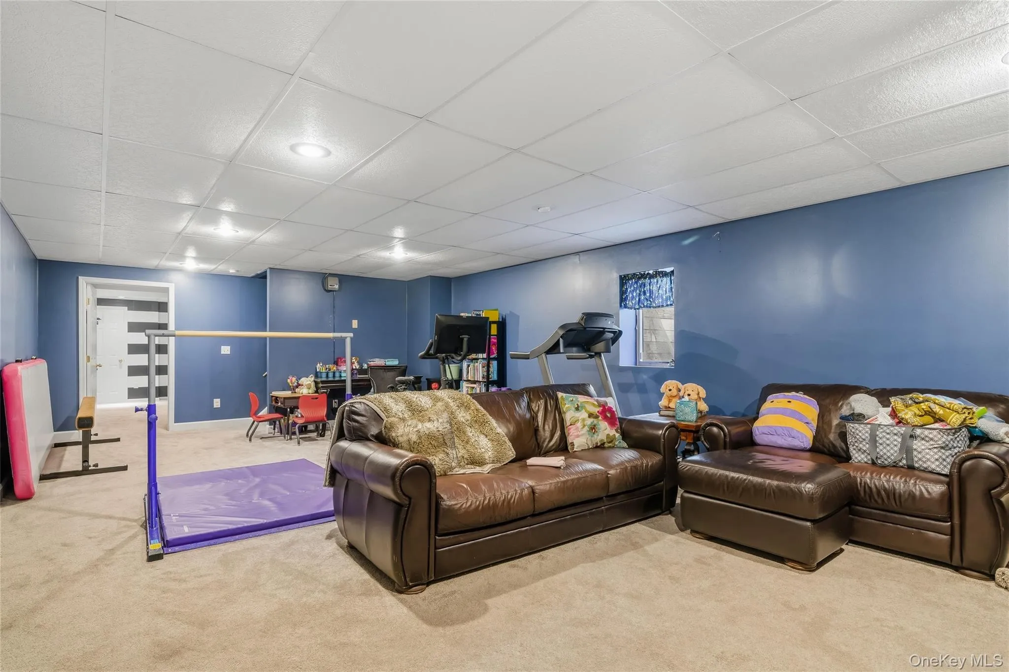 6 Paisley Court, Woodbury, NY, 3 Bedrooms Bedrooms, 7 Rooms Rooms,2 BathroomsBathrooms,Residential,For Rent,Paisley,0,1041475 6 Paisley Court, Woodbury, NY, 3 Bedrooms Bedrooms, 7 Rooms Rooms,2 BathroomsBathrooms,Residential,For Rent,Paisley,0,1041475