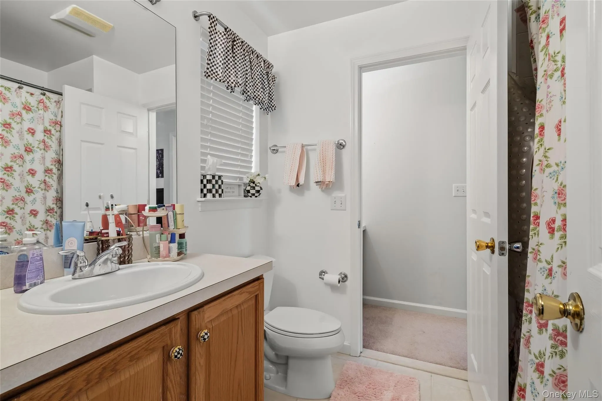 6 Paisley Court, Woodbury, NY, 3 Bedrooms Bedrooms, 7 Rooms Rooms,2 BathroomsBathrooms,Residential,For Rent,Paisley,0,1041475 6 Paisley Court, Woodbury, NY, 3 Bedrooms Bedrooms, 7 Rooms Rooms,2 BathroomsBathrooms,Residential,For Rent,Paisley,0,1041475