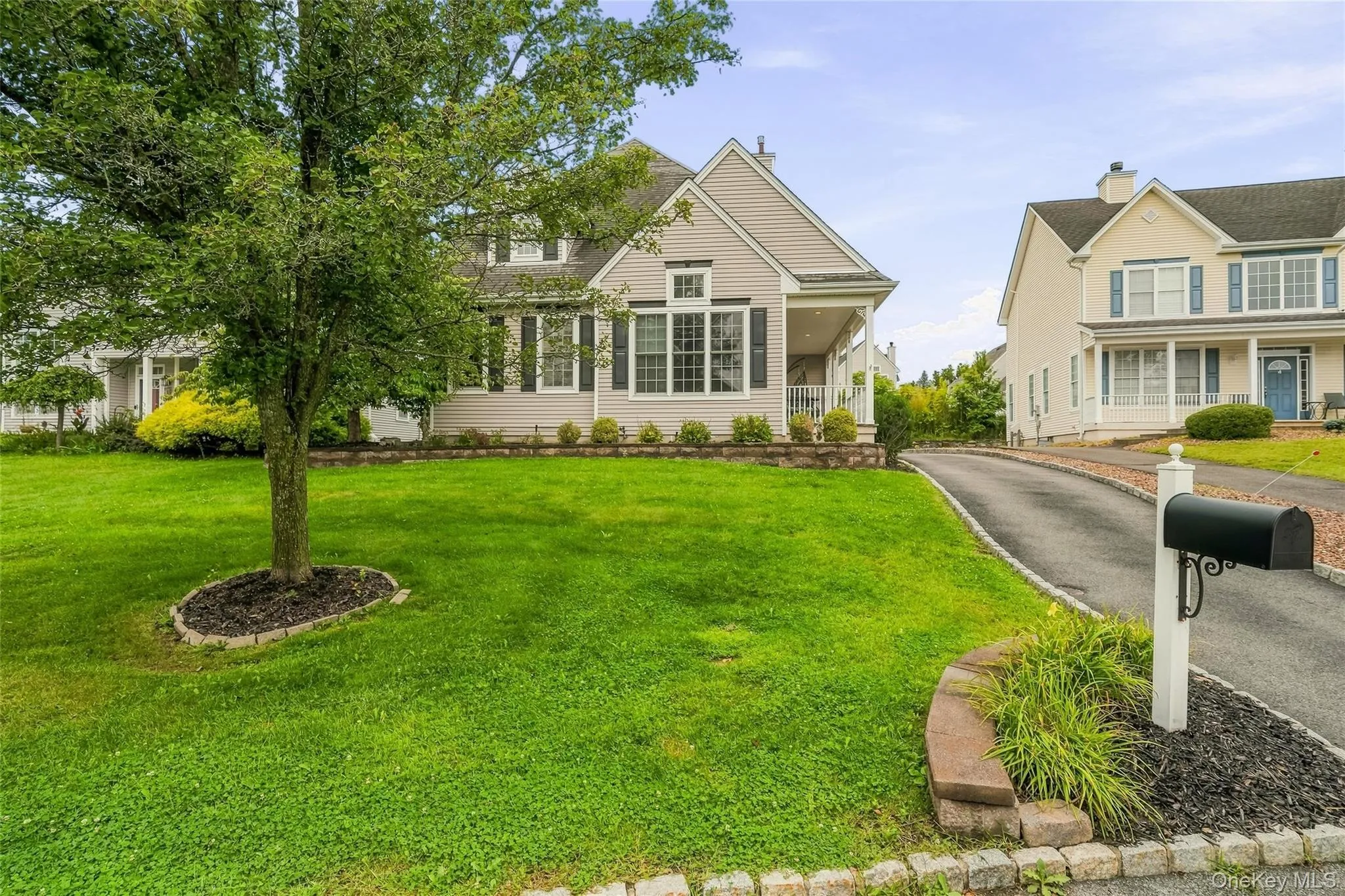 6 Paisley Court, Woodbury, NY, 3 Bedrooms Bedrooms, 7 Rooms Rooms,2 BathroomsBathrooms,Residential,For Rent,Paisley,0,1041475 6 Paisley Court, Woodbury, NY, 3 Bedrooms Bedrooms, 7 Rooms Rooms,2 BathroomsBathrooms,Residential,For Rent,Paisley,0,1041475