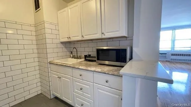 63-11 Queens Boulevard, New York, NY, 2 Rooms Rooms,1 BathroomBathrooms,Residential,For Rent,Queens,0,1041491 63-11 Queens Boulevard, New York, NY, 2 Rooms Rooms,1 BathroomBathrooms,Residential,For Rent,Queens,0,1041491