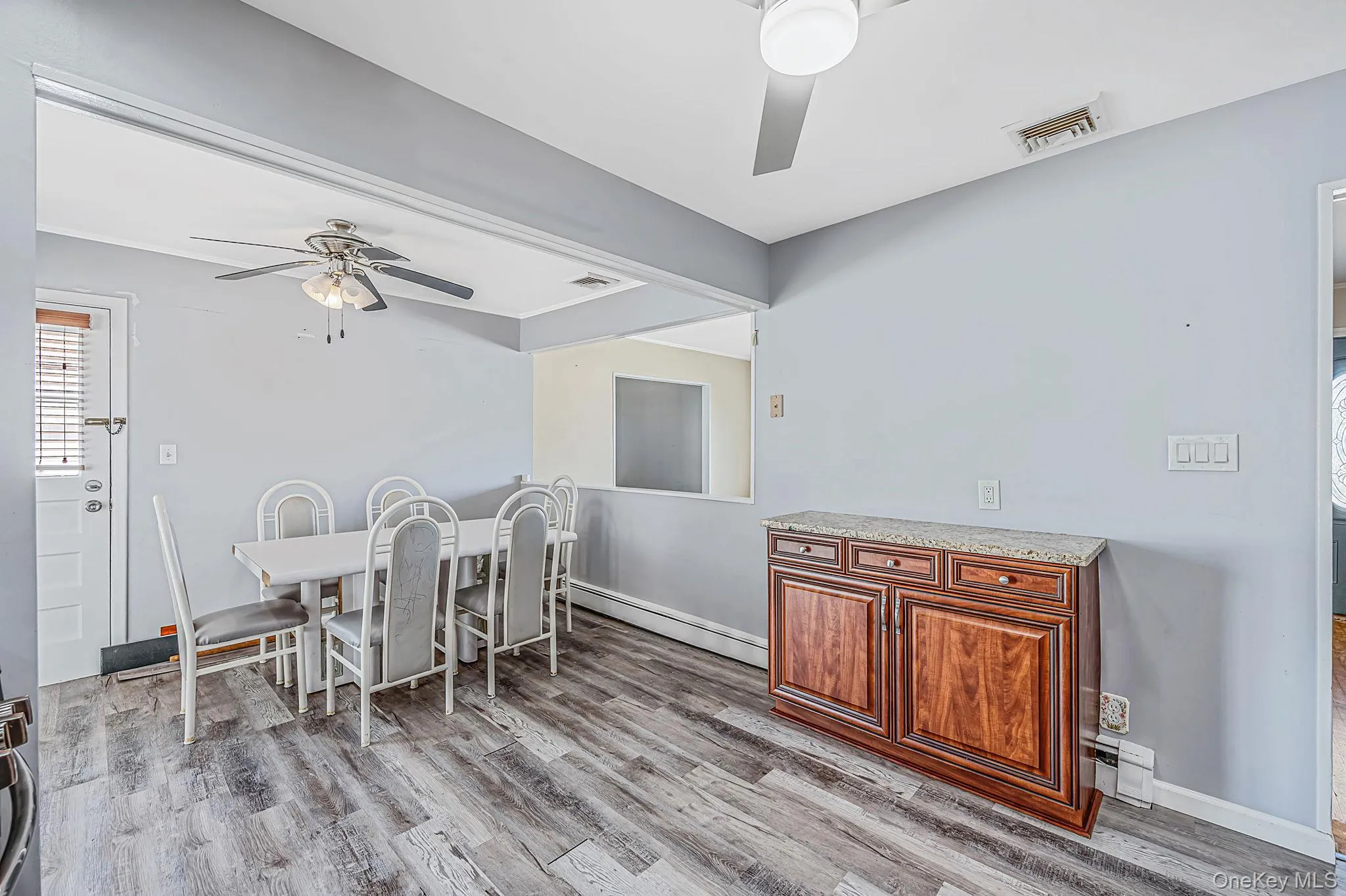 Updated EIK with SS Appliances, Gas Cooking, Large Dining Area, Sliders to Sunroom Updated EIK with SS Appliances, Gas Cooking, Large Dining Area, Sliders to Sunroom