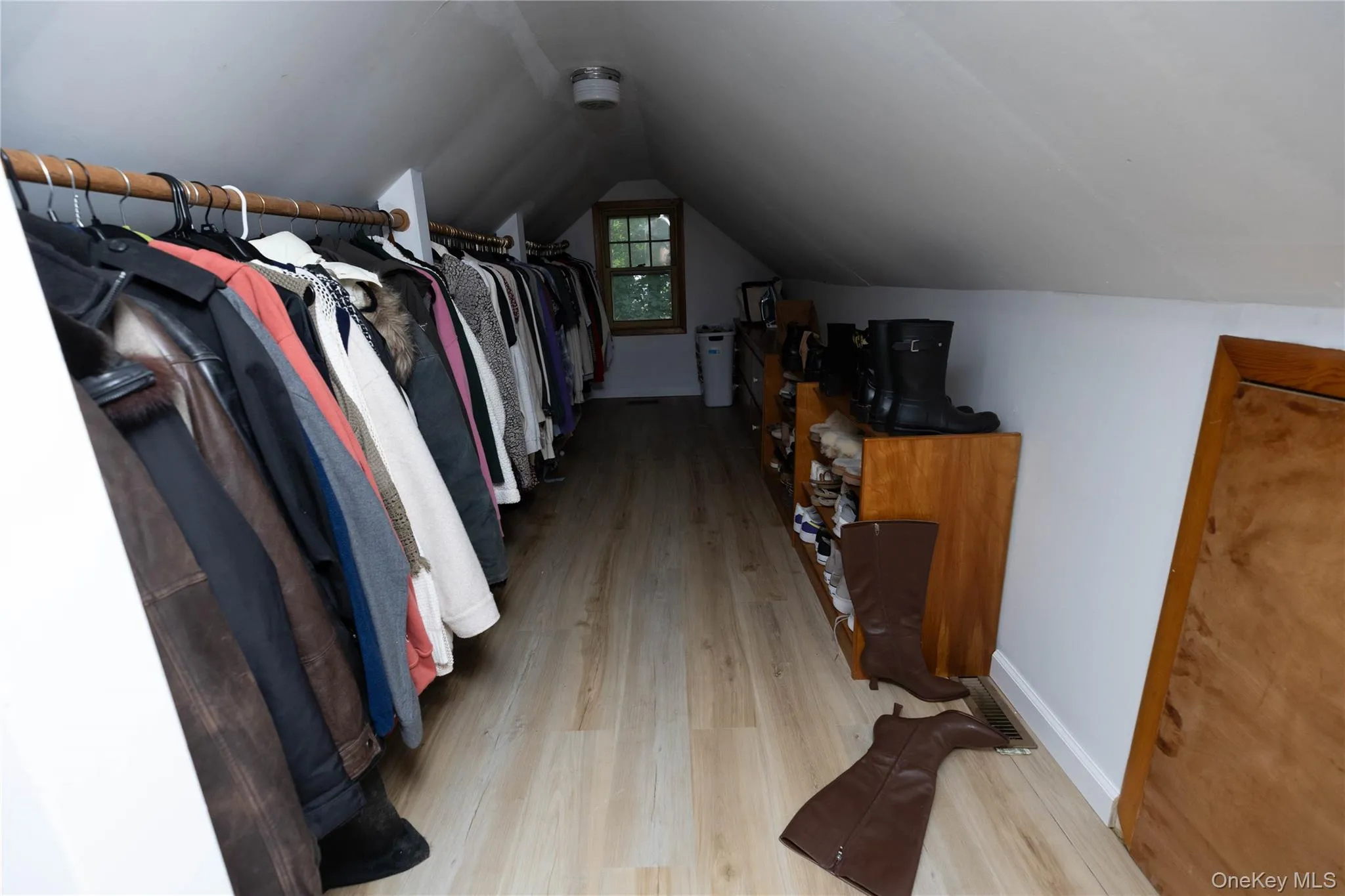 120 Lincoln Road, Brookhaven, NY, 2 Bedrooms Bedrooms, 6 Rooms Rooms,1 BathroomBathrooms,Residential,For Rent,Lincoln,0,1041507 120 Lincoln Road, Brookhaven, NY, 2 Bedrooms Bedrooms, 6 Rooms Rooms,1 BathroomBathrooms,Residential,For Rent,Lincoln,0,1041507