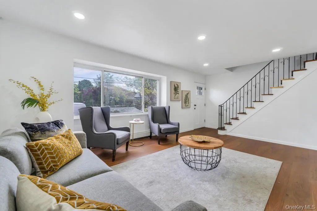 20 Howard Street, Oyster Bay, NY, 4 Bedrooms Bedrooms, 7 Rooms Rooms,3 BathroomsBathrooms,Residential,For Rent,Howard,0,1041512 20 Howard Street, Oyster Bay, NY, 4 Bedrooms Bedrooms, 7 Rooms Rooms,3 BathroomsBathrooms,Residential,For Rent,Howard,0,1041512