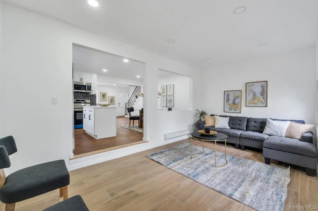 20 Howard Street, Oyster Bay, NY, 4 Bedrooms Bedrooms, 7 Rooms Rooms,3 BathroomsBathrooms,Residential,For Rent,Howard,0,1041512 20 Howard Street, Oyster Bay, NY, 4 Bedrooms Bedrooms, 7 Rooms Rooms,3 BathroomsBathrooms,Residential,For Rent,Howard,0,1041512