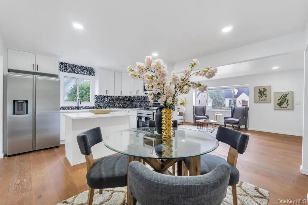 20 Howard Street, Oyster Bay, NY, 4 Bedrooms Bedrooms, 7 Rooms Rooms,3 BathroomsBathrooms,Residential,For Rent,Howard,0,1041512 20 Howard Street, Oyster Bay, NY, 4 Bedrooms Bedrooms, 7 Rooms Rooms,3 BathroomsBathrooms,Residential,For Rent,Howard,0,1041512