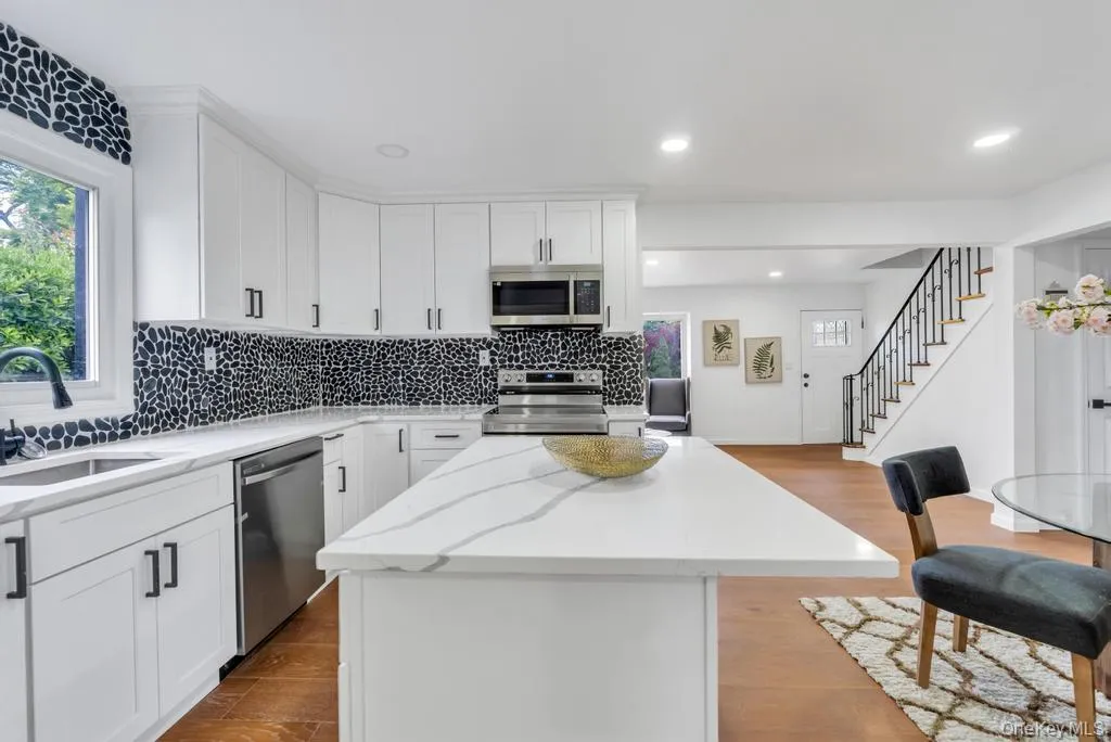 20 Howard Street, Oyster Bay, NY, 4 Bedrooms Bedrooms, 7 Rooms Rooms,3 BathroomsBathrooms,Residential,For Rent,Howard,0,1041512 20 Howard Street, Oyster Bay, NY, 4 Bedrooms Bedrooms, 7 Rooms Rooms,3 BathroomsBathrooms,Residential,For Rent,Howard,0,1041512