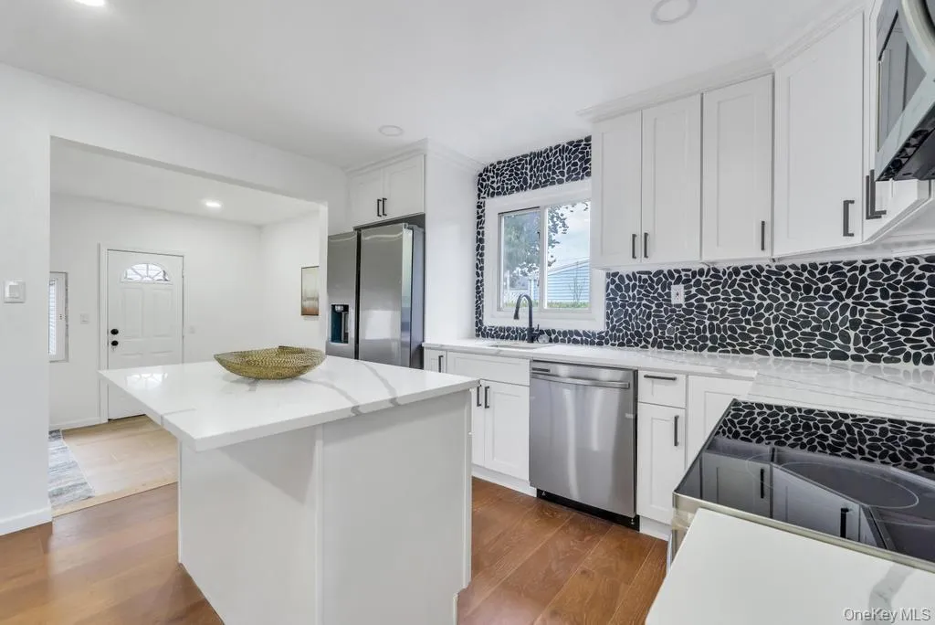 20 Howard Street, Oyster Bay, NY, 4 Bedrooms Bedrooms, 7 Rooms Rooms,3 BathroomsBathrooms,Residential,For Rent,Howard,0,1041512 20 Howard Street, Oyster Bay, NY, 4 Bedrooms Bedrooms, 7 Rooms Rooms,3 BathroomsBathrooms,Residential,For Rent,Howard,0,1041512