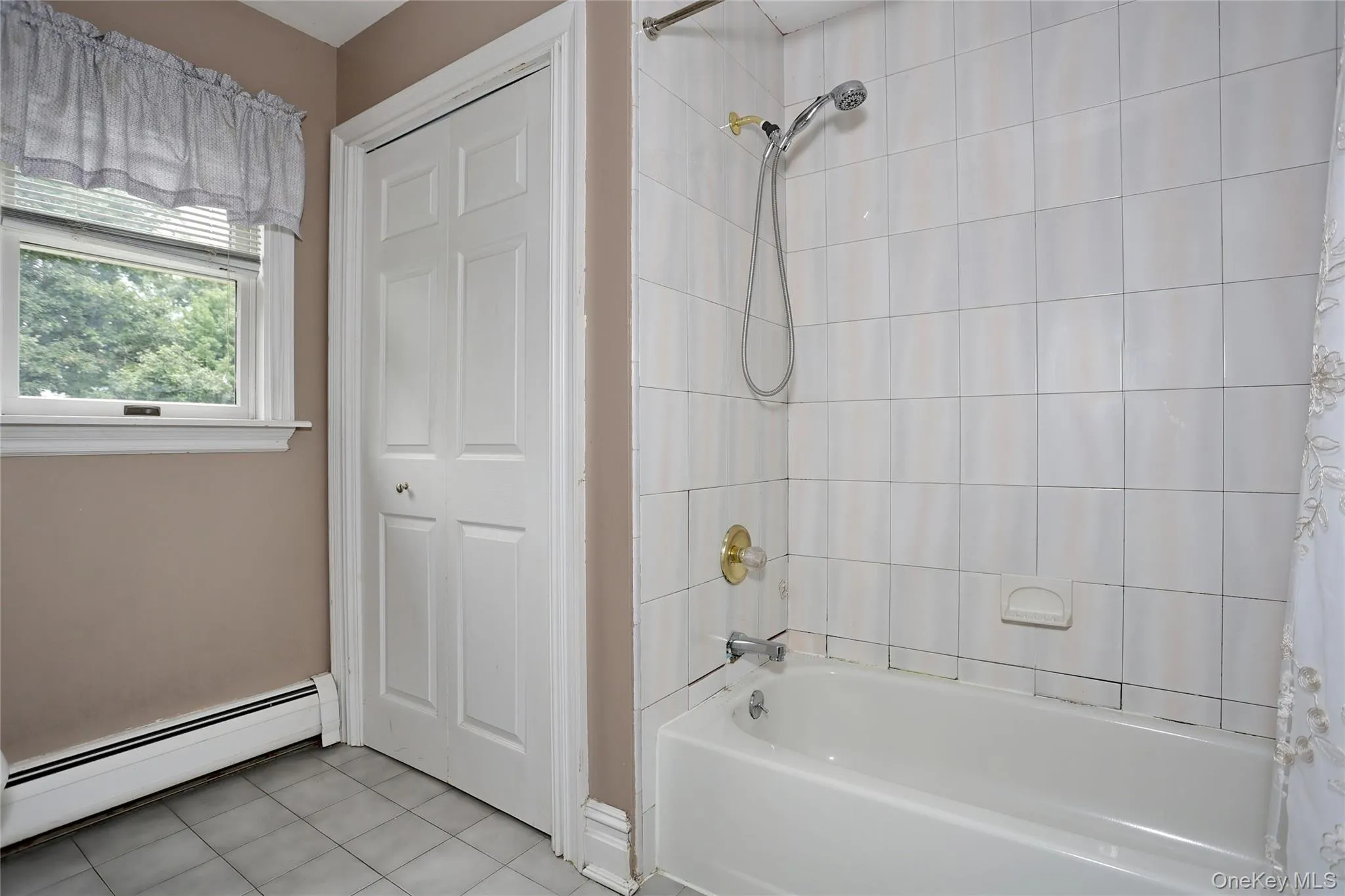 6 Nicole Way, Ramapo, NY, 4 Bedrooms Bedrooms, 10 Rooms Rooms,2 BathroomsBathrooms,Residential,For Rent,Nicole,0,1041516 6 Nicole Way, Ramapo, NY, 4 Bedrooms Bedrooms, 10 Rooms Rooms,2 BathroomsBathrooms,Residential,For Rent,Nicole,0,1041516