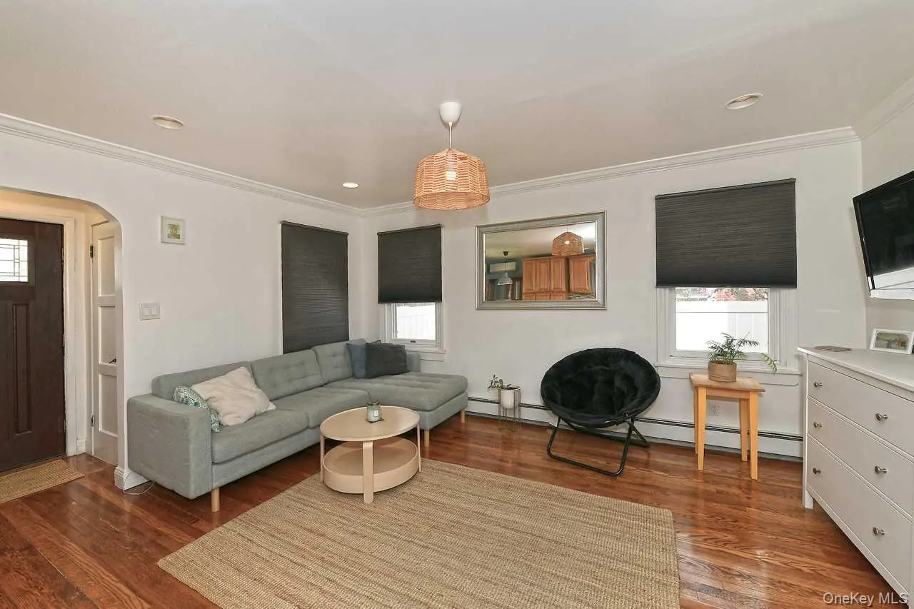 102 Roxbury Road, Hempstead, NY, 4 Bedrooms Bedrooms, 7 Rooms Rooms,2 BathroomsBathrooms,Residential,For Rent,Roxbury,0,1041521 102 Roxbury Road, Hempstead, NY, 4 Bedrooms Bedrooms, 7 Rooms Rooms,2 BathroomsBathrooms,Residential,For Rent,Roxbury,0,1041521