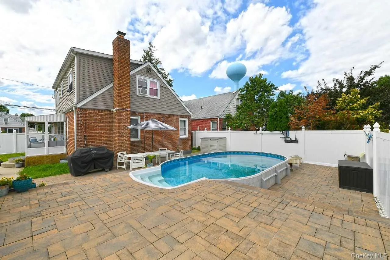 102 Roxbury Road, Hempstead, NY, 4 Bedrooms Bedrooms, 7 Rooms Rooms,2 BathroomsBathrooms,Residential,For Rent,Roxbury,0,1041521 102 Roxbury Road, Hempstead, NY, 4 Bedrooms Bedrooms, 7 Rooms Rooms,2 BathroomsBathrooms,Residential,For Rent,Roxbury,0,1041521