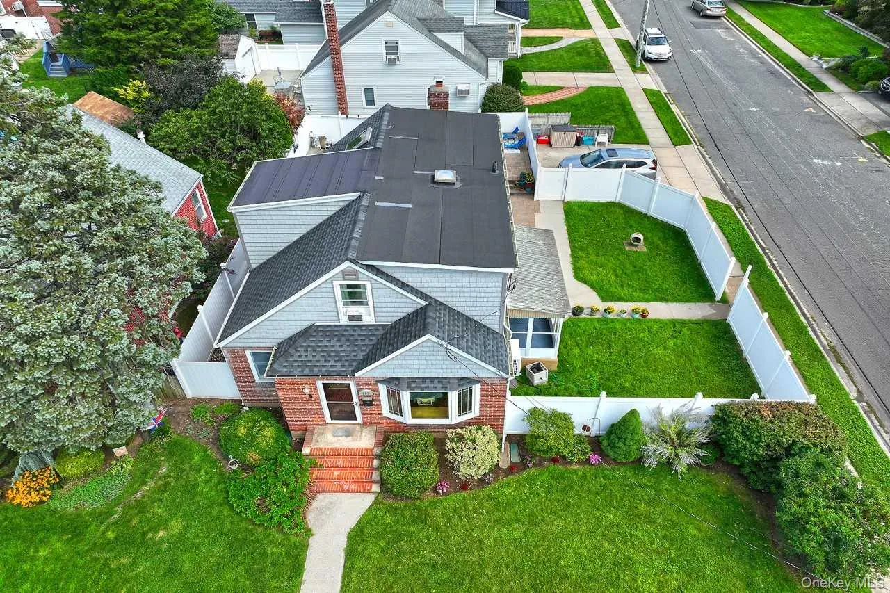 102 Roxbury Road, Hempstead, NY, 4 Bedrooms Bedrooms, 7 Rooms Rooms,2 BathroomsBathrooms,Residential,For Rent,Roxbury,0,1041521 102 Roxbury Road, Hempstead, NY, 4 Bedrooms Bedrooms, 7 Rooms Rooms,2 BathroomsBathrooms,Residential,For Rent,Roxbury,0,1041521