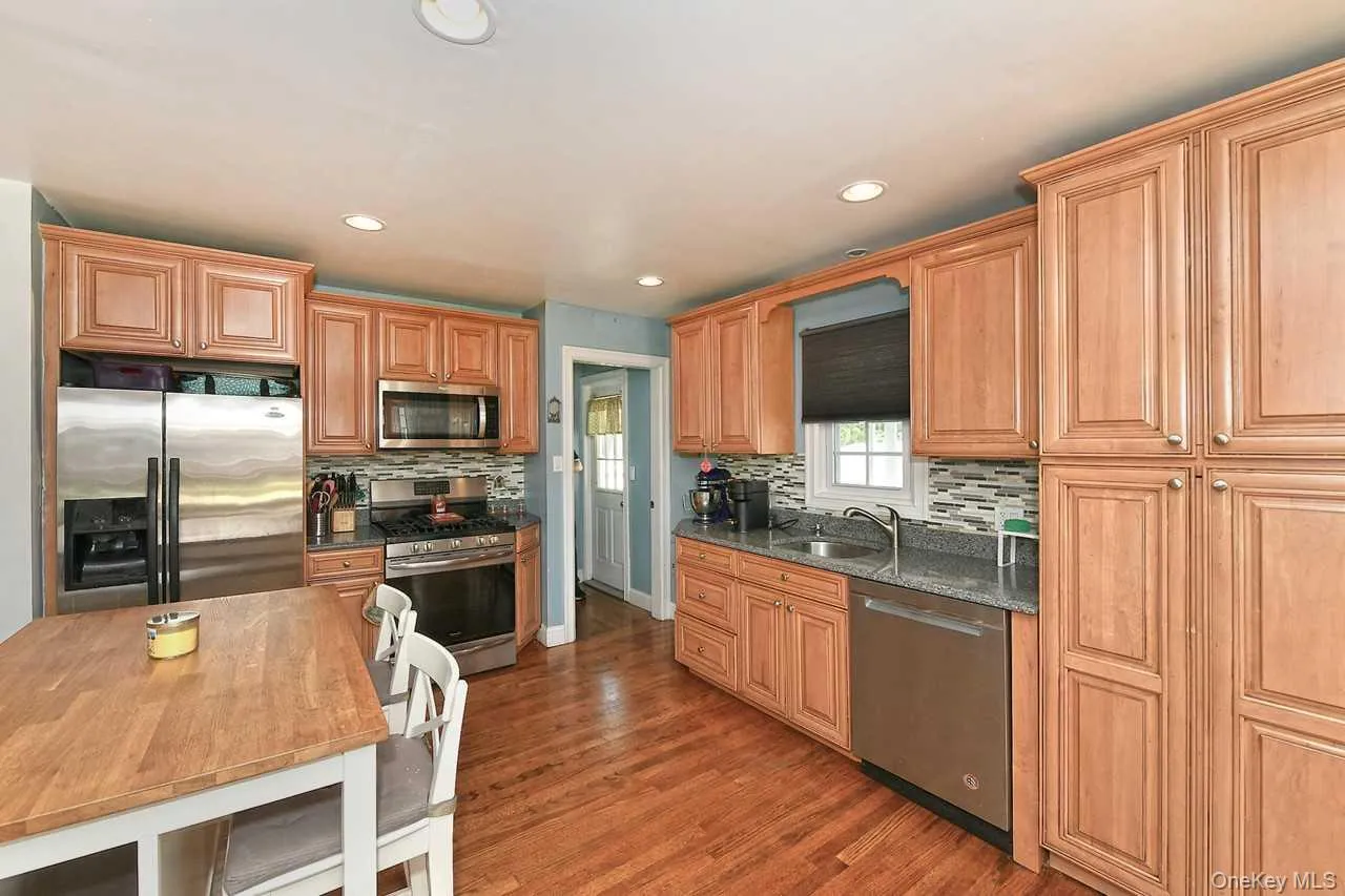 102 Roxbury Road, Hempstead, NY, 4 Bedrooms Bedrooms, 7 Rooms Rooms,2 BathroomsBathrooms,Residential,For Rent,Roxbury,0,1041521 102 Roxbury Road, Hempstead, NY, 4 Bedrooms Bedrooms, 7 Rooms Rooms,2 BathroomsBathrooms,Residential,For Rent,Roxbury,0,1041521
