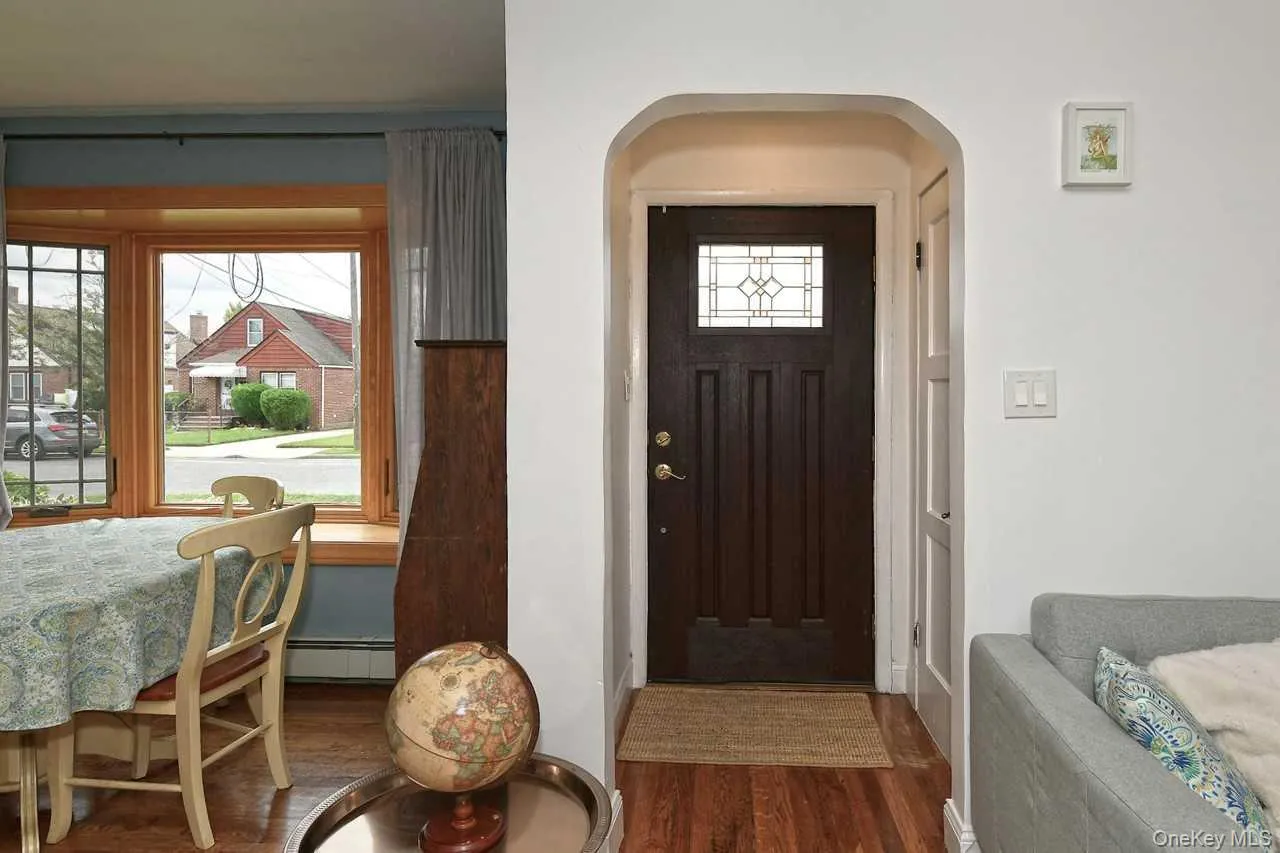 102 Roxbury Road, Hempstead, NY, 4 Bedrooms Bedrooms, 7 Rooms Rooms,2 BathroomsBathrooms,Residential,For Rent,Roxbury,0,1041521 102 Roxbury Road, Hempstead, NY, 4 Bedrooms Bedrooms, 7 Rooms Rooms,2 BathroomsBathrooms,Residential,For Rent,Roxbury,0,1041521