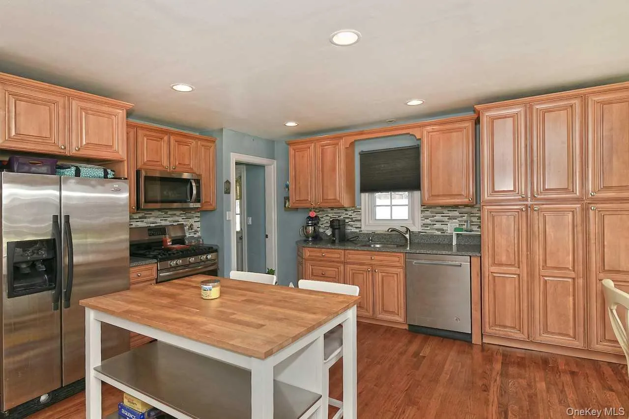 102 Roxbury Road, Hempstead, NY, 4 Bedrooms Bedrooms, 7 Rooms Rooms,2 BathroomsBathrooms,Residential,For Rent,Roxbury,0,1041521 102 Roxbury Road, Hempstead, NY, 4 Bedrooms Bedrooms, 7 Rooms Rooms,2 BathroomsBathrooms,Residential,For Rent,Roxbury,0,1041521
