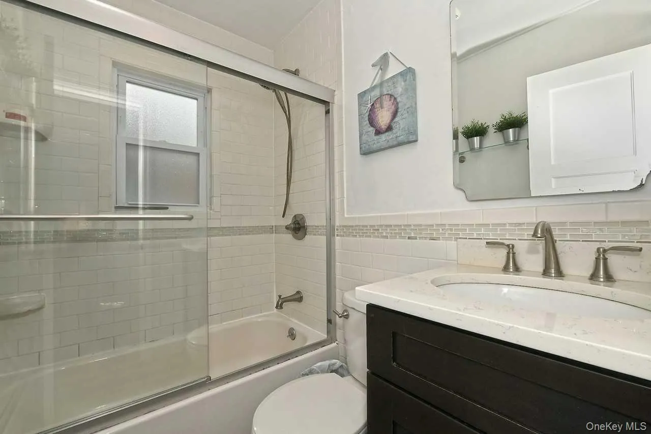 102 Roxbury Road, Hempstead, NY, 4 Bedrooms Bedrooms, 7 Rooms Rooms,2 BathroomsBathrooms,Residential,For Rent,Roxbury,0,1041521 102 Roxbury Road, Hempstead, NY, 4 Bedrooms Bedrooms, 7 Rooms Rooms,2 BathroomsBathrooms,Residential,For Rent,Roxbury,0,1041521