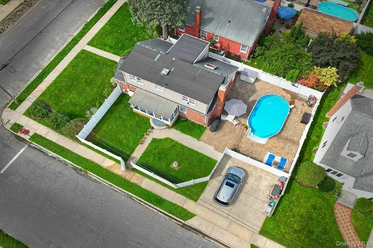 102 Roxbury Road, Hempstead, NY, 4 Bedrooms Bedrooms, 7 Rooms Rooms,2 BathroomsBathrooms,Residential,For Rent,Roxbury,0,1041521 102 Roxbury Road, Hempstead, NY, 4 Bedrooms Bedrooms, 7 Rooms Rooms,2 BathroomsBathrooms,Residential,For Rent,Roxbury,0,1041521
