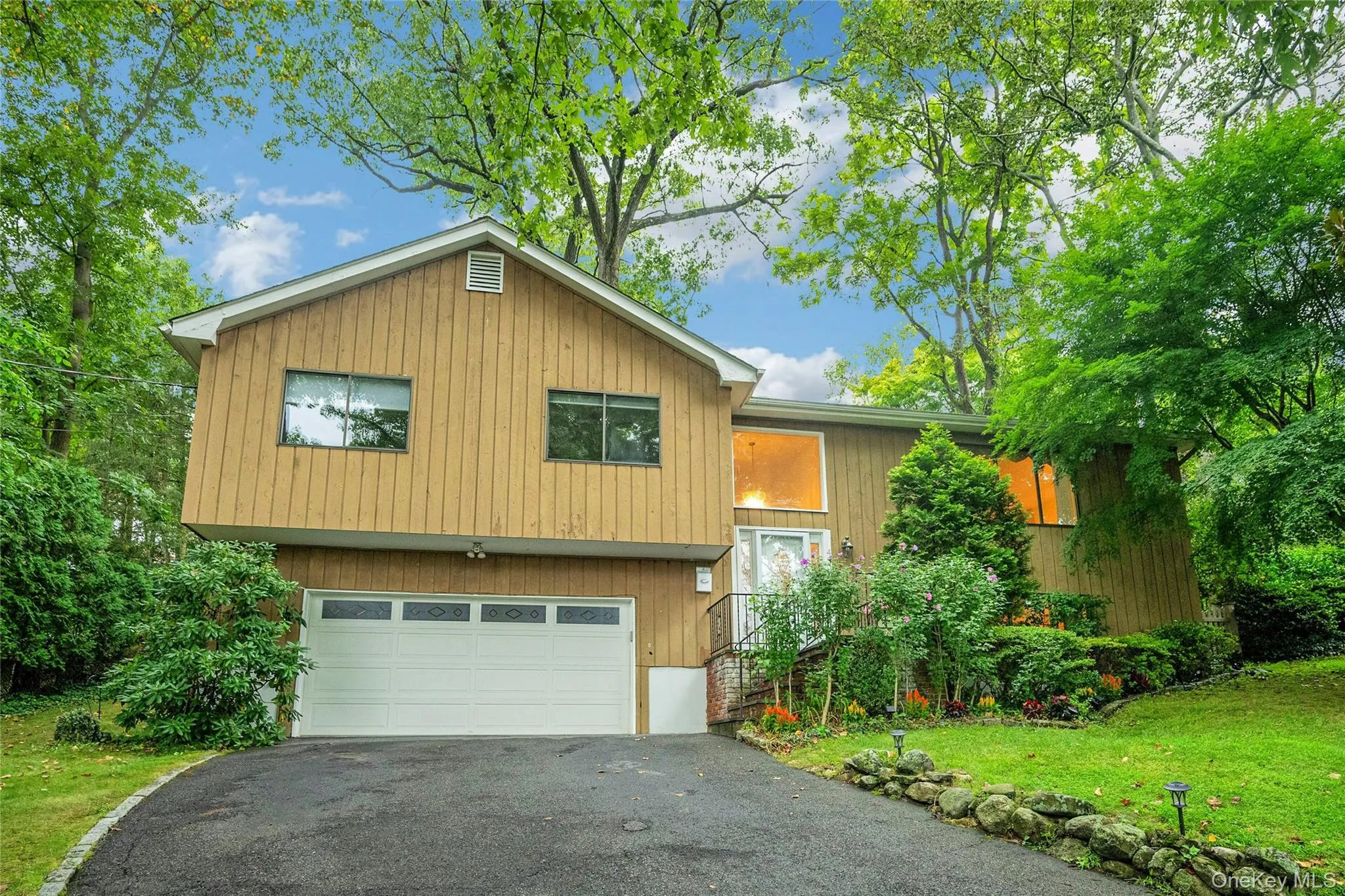 44 Hillside Lane, New Rochelle, NY, 4 Bedrooms Bedrooms, 8 Rooms Rooms,2 BathroomsBathrooms,Residential,For Rent,Hillside,0,1041525 44 Hillside Lane, New Rochelle, NY, 4 Bedrooms Bedrooms, 8 Rooms Rooms,2 BathroomsBathrooms,Residential,For Rent,Hillside,0,1041525