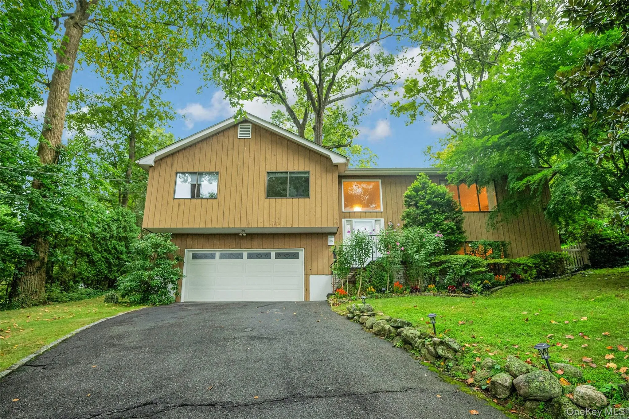 44 Hillside Lane, New Rochelle, NY, 4 Bedrooms Bedrooms, 8 Rooms Rooms,2 BathroomsBathrooms,Residential,For Rent,Hillside,0,1041525 44 Hillside Lane, New Rochelle, NY, 4 Bedrooms Bedrooms, 8 Rooms Rooms,2 BathroomsBathrooms,Residential,For Rent,Hillside,0,1041525