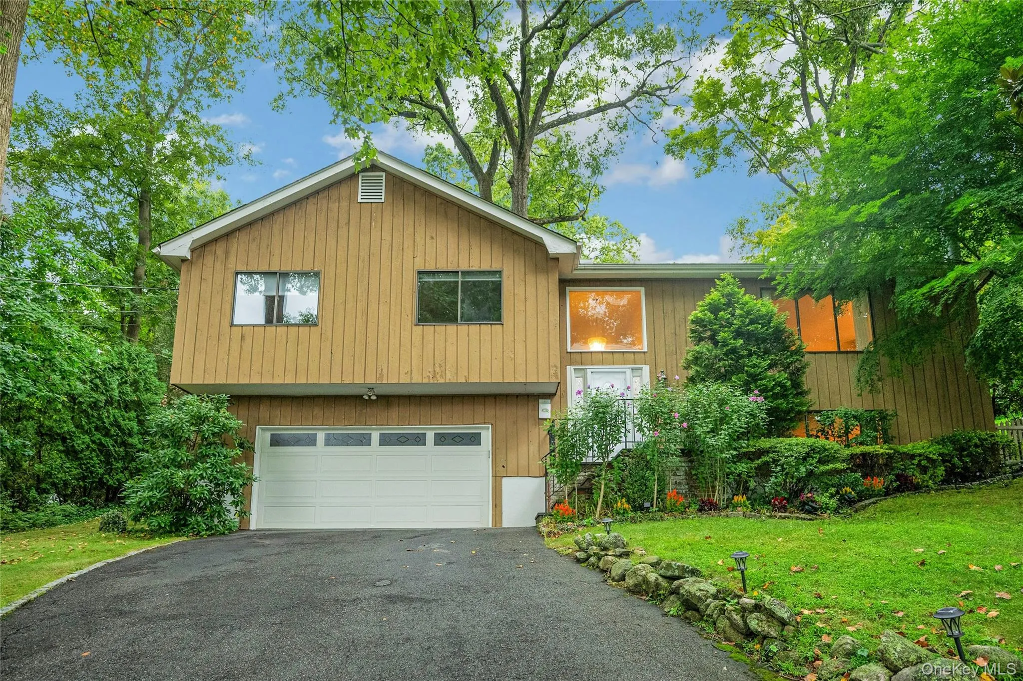 44 Hillside Lane, New Rochelle, NY, 4 Bedrooms Bedrooms, 8 Rooms Rooms,2 BathroomsBathrooms,Residential,For Rent,Hillside,0,1041525 44 Hillside Lane, New Rochelle, NY, 4 Bedrooms Bedrooms, 8 Rooms Rooms,2 BathroomsBathrooms,Residential,For Rent,Hillside,0,1041525