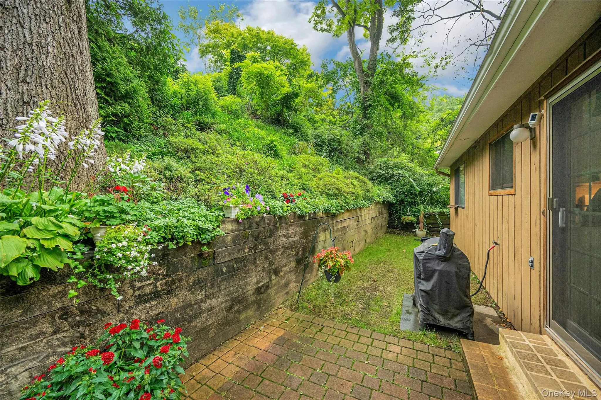 44 Hillside Lane, New Rochelle, NY, 4 Bedrooms Bedrooms, 8 Rooms Rooms,2 BathroomsBathrooms,Residential,For Rent,Hillside,0,1041525 44 Hillside Lane, New Rochelle, NY, 4 Bedrooms Bedrooms, 8 Rooms Rooms,2 BathroomsBathrooms,Residential,For Rent,Hillside,0,1041525