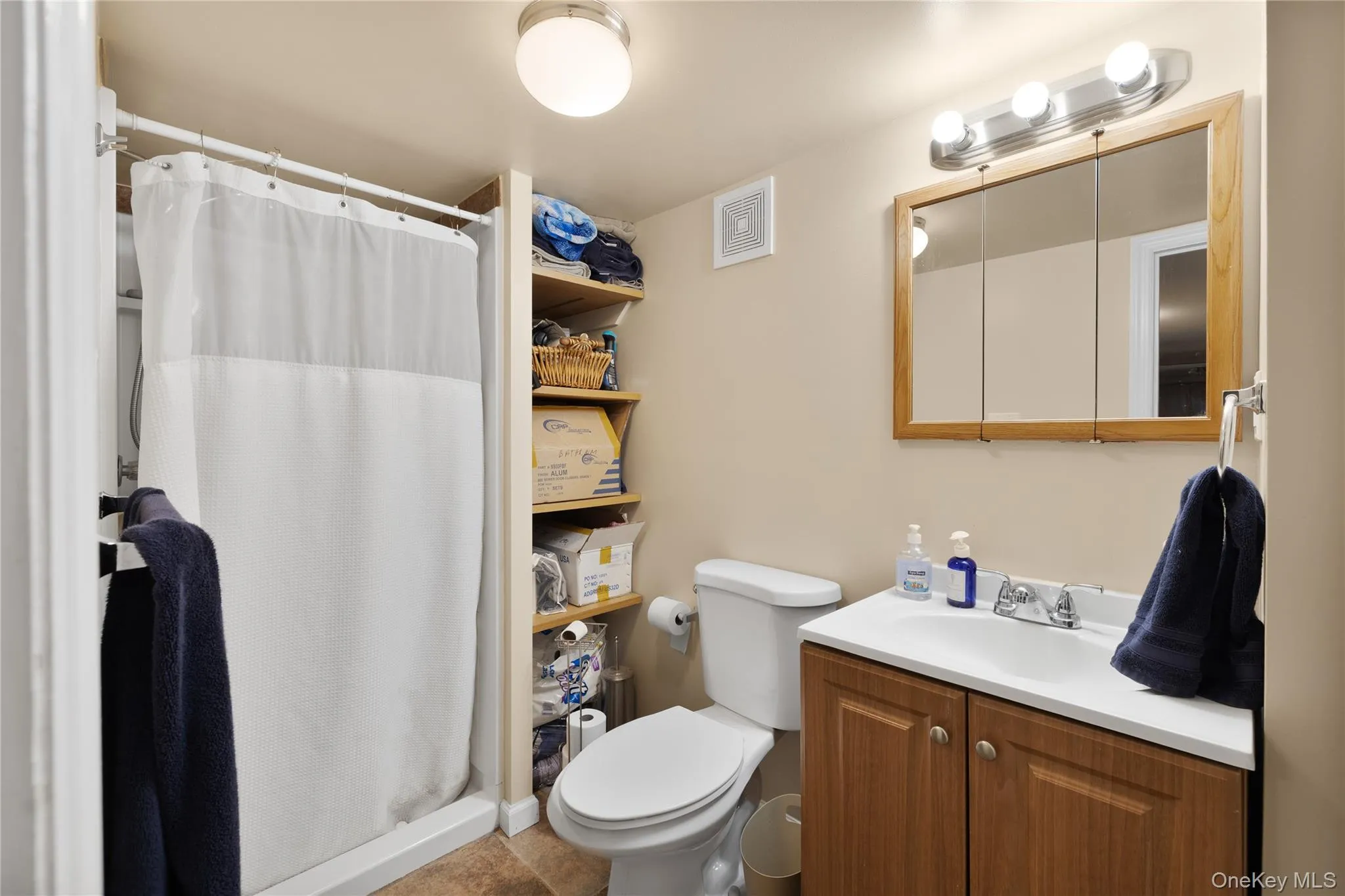733 9th Street, West Babylon, NY, 4 Bedrooms Bedrooms, 7 Rooms Rooms,2 BathroomsBathrooms,Residential,For Rent,9th,0,1041530 733 9th Street, West Babylon, NY, 4 Bedrooms Bedrooms, 7 Rooms Rooms,2 BathroomsBathrooms,Residential,For Rent,9th,0,1041530