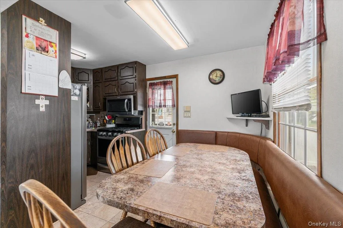 10 Enness Avenue, Oyster Bay, NY, 4 Bedrooms Bedrooms, 8 Rooms Rooms,3 BathroomsBathrooms,Residential,For Rent,Enness,0,1041531 10 Enness Avenue, Oyster Bay, NY, 4 Bedrooms Bedrooms, 8 Rooms Rooms,3 BathroomsBathrooms,Residential,For Rent,Enness,0,1041531