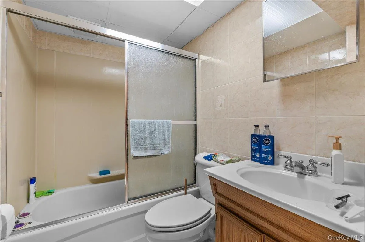10 Enness Avenue, Oyster Bay, NY, 4 Bedrooms Bedrooms, 8 Rooms Rooms,3 BathroomsBathrooms,Residential,For Rent,Enness,0,1041531 10 Enness Avenue, Oyster Bay, NY, 4 Bedrooms Bedrooms, 8 Rooms Rooms,3 BathroomsBathrooms,Residential,For Rent,Enness,0,1041531