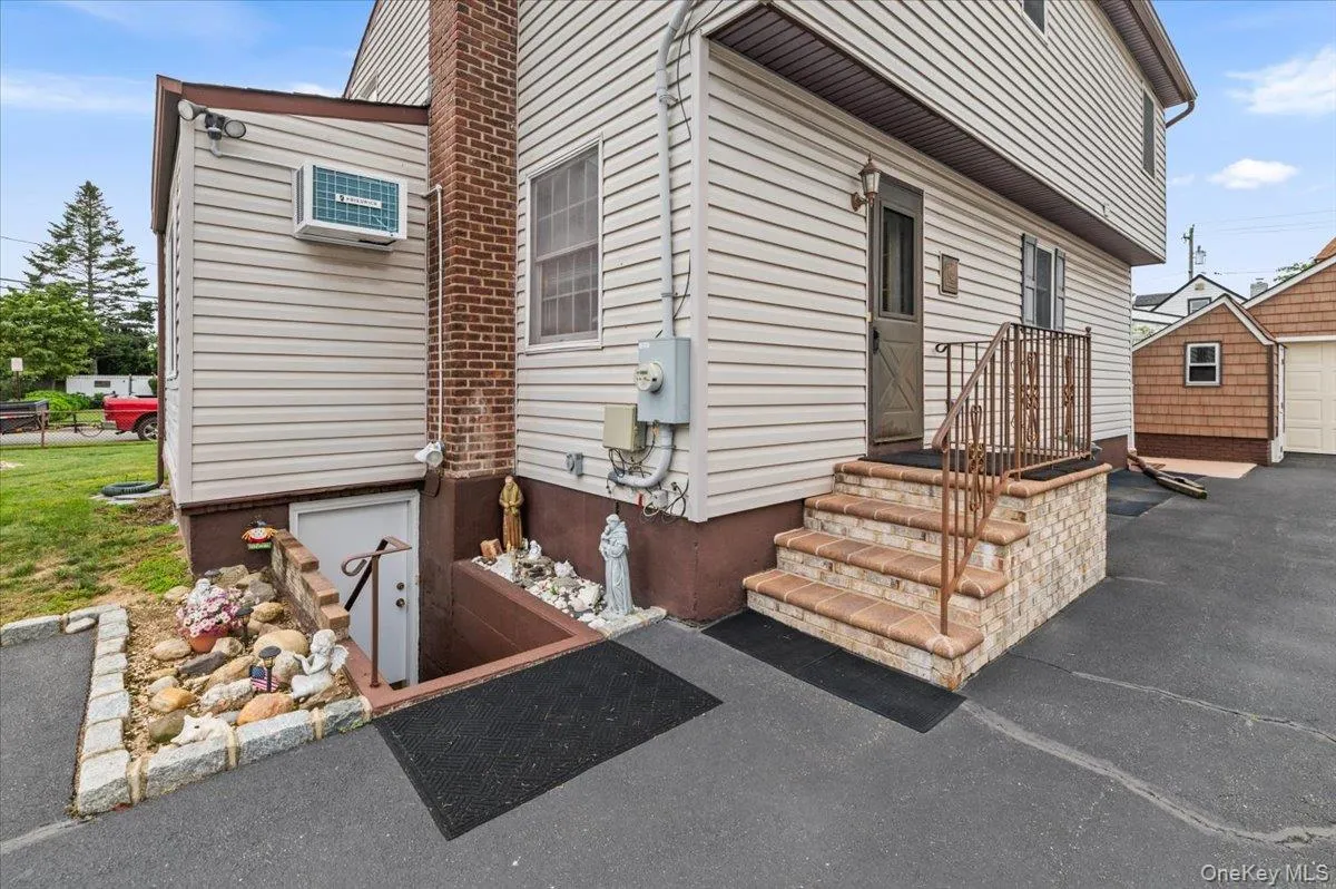 10 Enness Avenue, Oyster Bay, NY, 4 Bedrooms Bedrooms, 8 Rooms Rooms,3 BathroomsBathrooms,Residential,For Rent,Enness,0,1041531 10 Enness Avenue, Oyster Bay, NY, 4 Bedrooms Bedrooms, 8 Rooms Rooms,3 BathroomsBathrooms,Residential,For Rent,Enness,0,1041531