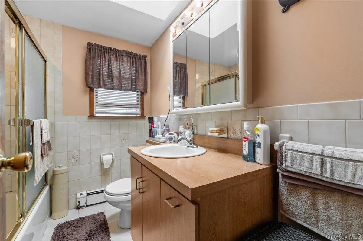 10 Enness Avenue, Oyster Bay, NY, 4 Bedrooms Bedrooms, 8 Rooms Rooms,3 BathroomsBathrooms,Residential,For Rent,Enness,0,1041531 10 Enness Avenue, Oyster Bay, NY, 4 Bedrooms Bedrooms, 8 Rooms Rooms,3 BathroomsBathrooms,Residential,For Rent,Enness,0,1041531