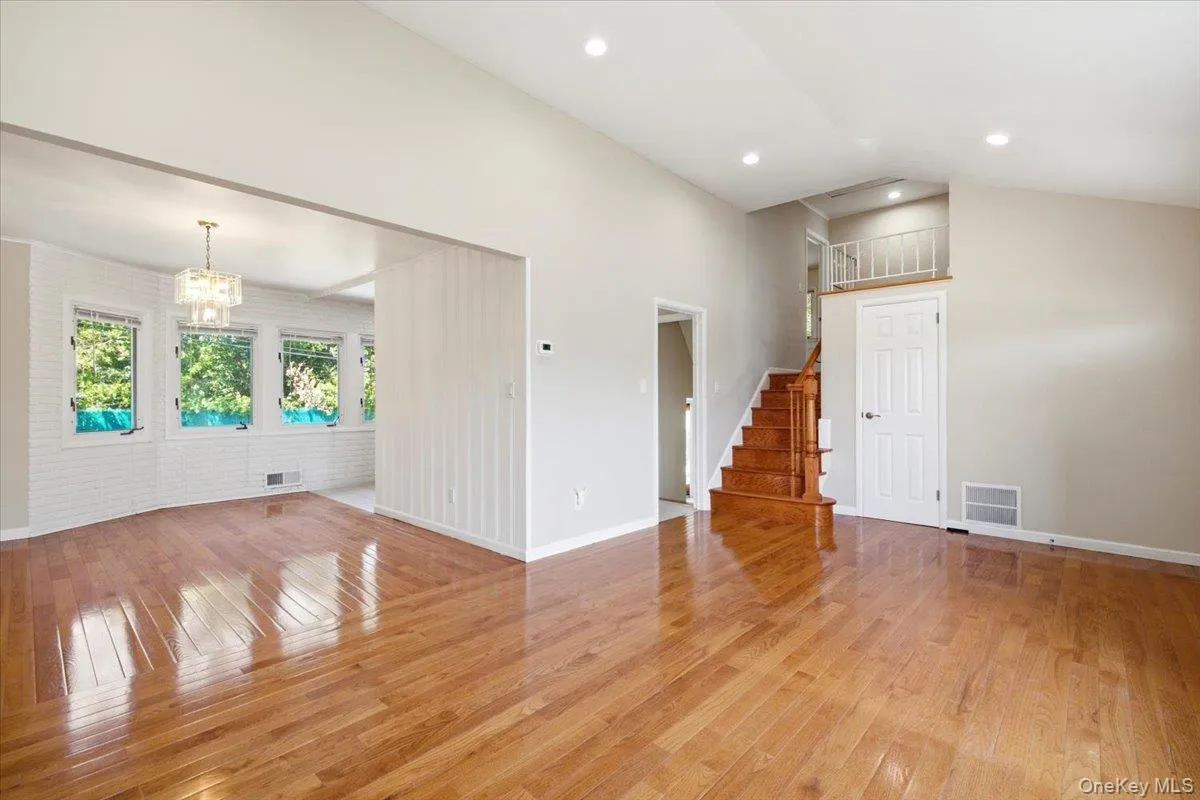 52 blanche, Oyster Bay, NY, 3 Bedrooms Bedrooms, 5 Rooms Rooms,3 BathroomsBathrooms,Residential,For Rent,blanche,0,1041532 52 blanche, Oyster Bay, NY, 3 Bedrooms Bedrooms, 5 Rooms Rooms,3 BathroomsBathrooms,Residential,For Rent,blanche,0,1041532