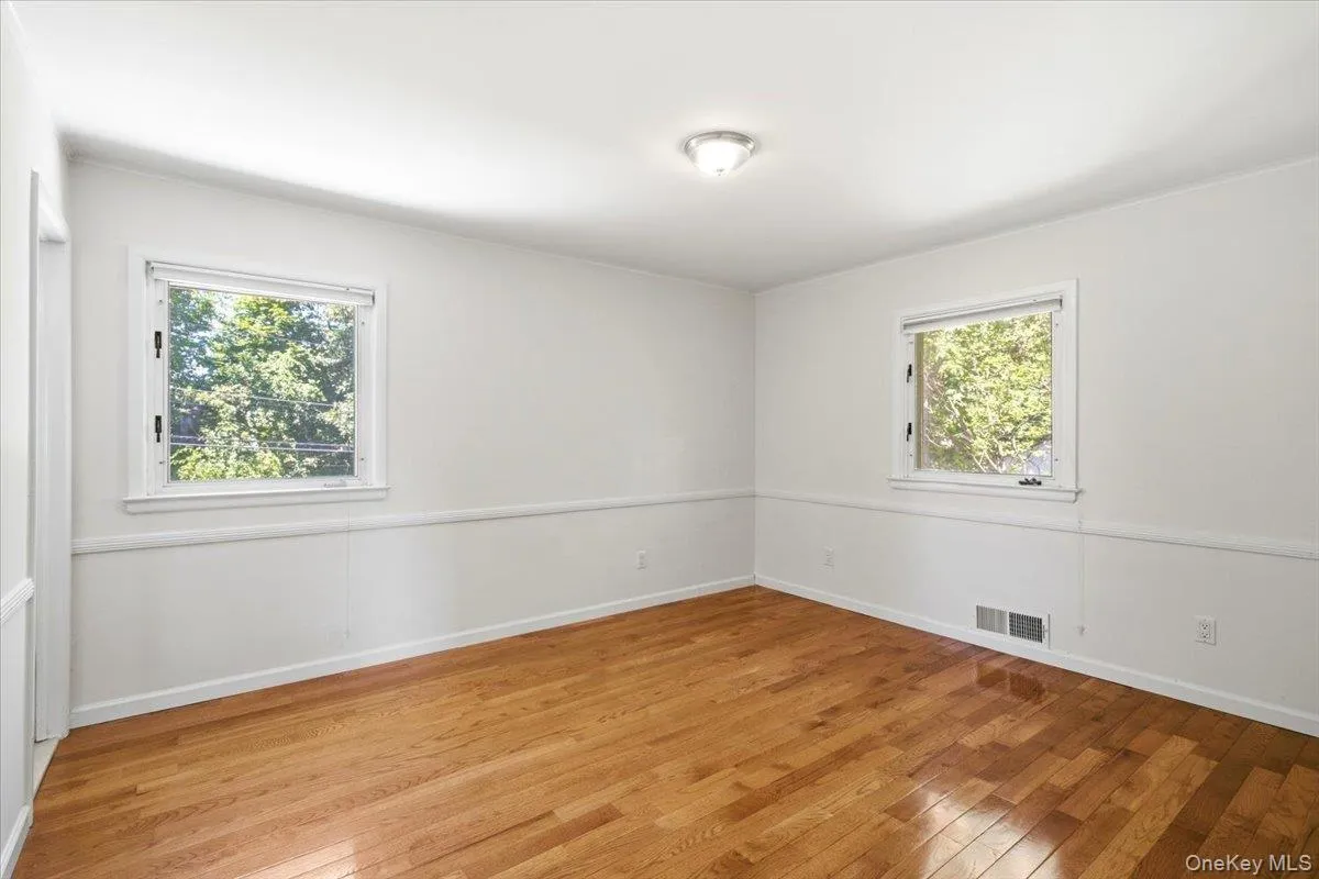 52 blanche, Oyster Bay, NY, 3 Bedrooms Bedrooms, 5 Rooms Rooms,3 BathroomsBathrooms,Residential,For Rent,blanche,0,1041532 52 blanche, Oyster Bay, NY, 3 Bedrooms Bedrooms, 5 Rooms Rooms,3 BathroomsBathrooms,Residential,For Rent,blanche,0,1041532
