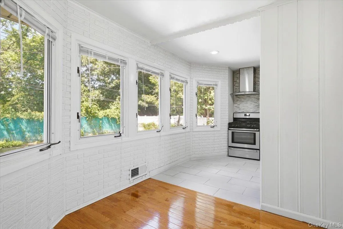 52 blanche, Oyster Bay, NY, 3 Bedrooms Bedrooms, 5 Rooms Rooms,3 BathroomsBathrooms,Residential,For Rent,blanche,0,1041532 52 blanche, Oyster Bay, NY, 3 Bedrooms Bedrooms, 5 Rooms Rooms,3 BathroomsBathrooms,Residential,For Rent,blanche,0,1041532
