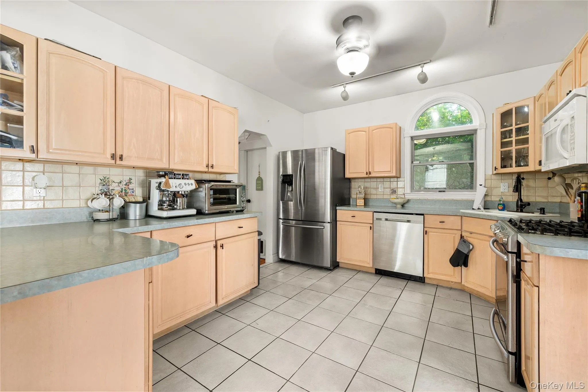 1967 Oakland Avenue, Hempstead, NY, 3 Bedrooms Bedrooms, 9 Rooms Rooms,3 BathroomsBathrooms,Residential,For Rent,Oakland,0,1041534 1967 Oakland Avenue, Hempstead, NY, 3 Bedrooms Bedrooms, 9 Rooms Rooms,3 BathroomsBathrooms,Residential,For Rent,Oakland,0,1041534