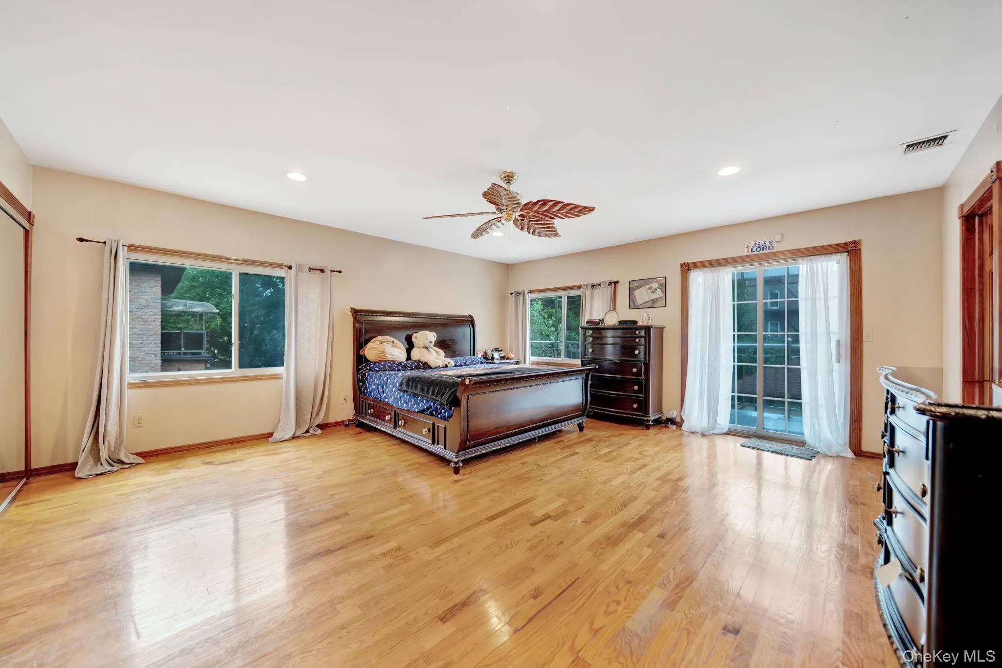 19014 Haywood Road, New York, NY, 6 Bedrooms Bedrooms, 12 Rooms Rooms,4 BathroomsBathrooms,Residential,For Rent,Haywood,0,1041537 19014 Haywood Road, New York, NY, 6 Bedrooms Bedrooms, 12 Rooms Rooms,4 BathroomsBathrooms,Residential,For Rent,Haywood,0,1041537