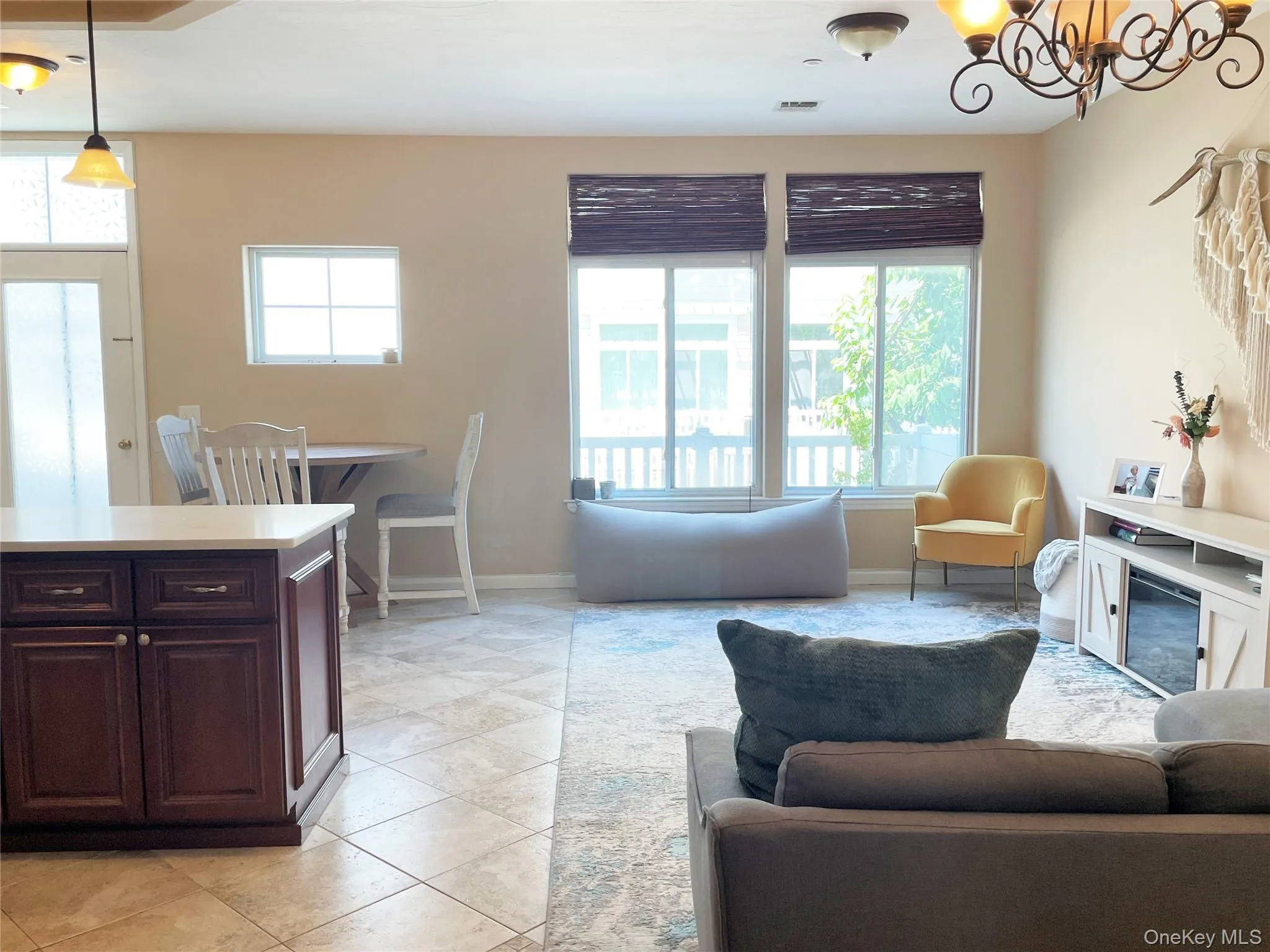 245 Beach Breeze Lane, New York, NY, 3 Bedrooms Bedrooms, 6 Rooms Rooms,2 BathroomsBathrooms,Residential Lease,For Rent,Beach Breeze,0,1041539 245 Beach Breeze Lane, New York, NY, 3 Bedrooms Bedrooms, 6 Rooms Rooms,2 BathroomsBathrooms,Residential Lease,For Rent,Beach Breeze,0,1041539