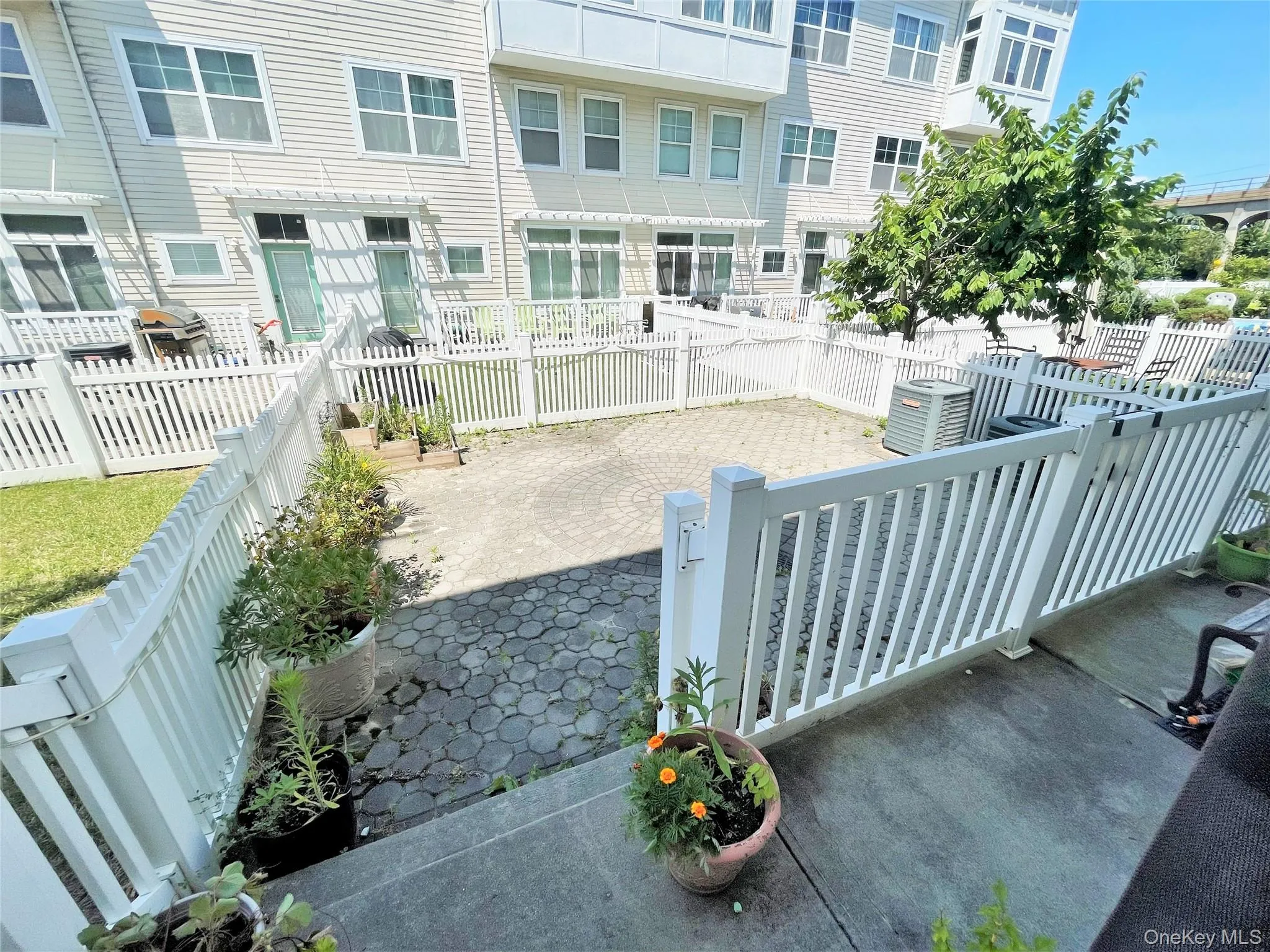 245 Beach Breeze Lane, New York, NY, 3 Bedrooms Bedrooms, 6 Rooms Rooms,2 BathroomsBathrooms,Residential Lease,For Rent,Beach Breeze,0,1041539 245 Beach Breeze Lane, New York, NY, 3 Bedrooms Bedrooms, 6 Rooms Rooms,2 BathroomsBathrooms,Residential Lease,For Rent,Beach Breeze,0,1041539