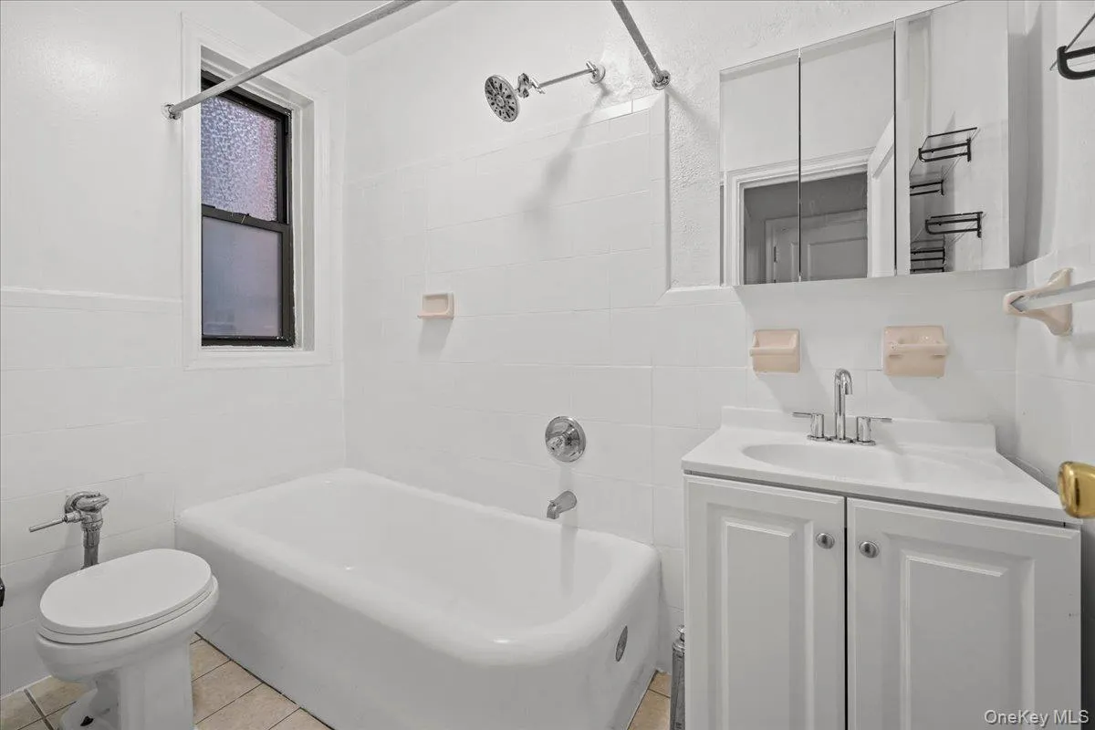 20 William Street, Mount Vernon, NY, 1 Bedroom Bedrooms, 4 Rooms Rooms,1 BathroomBathrooms,Residential,For Rent,William,0,1041540 20 William Street, Mount Vernon, NY, 1 Bedroom Bedrooms, 4 Rooms Rooms,1 BathroomBathrooms,Residential,For Rent,William,0,1041540