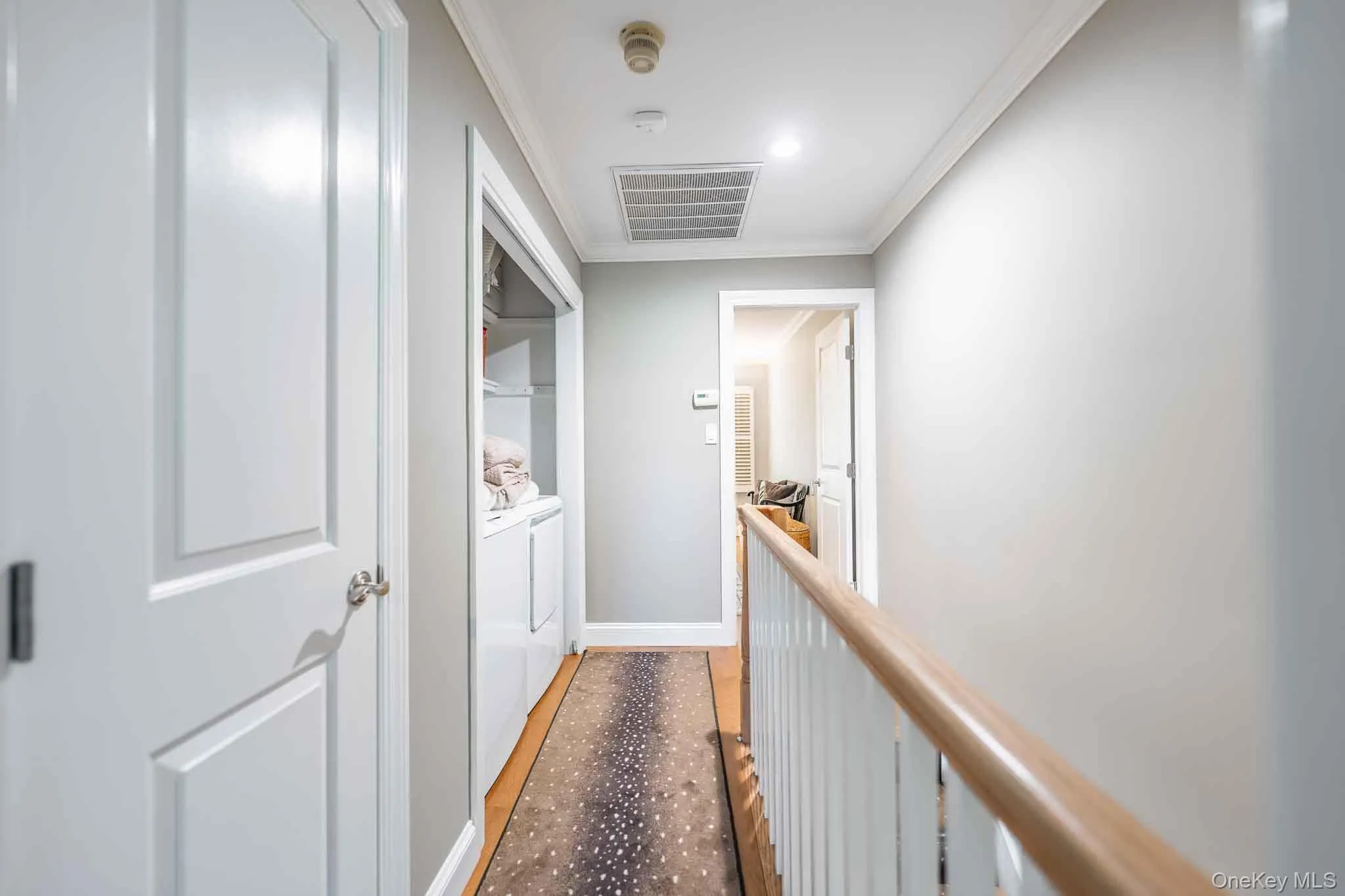 16 Pine Street, Huntington, NY, 2 Bedrooms Bedrooms, 5 Rooms Rooms,2 BathroomsBathrooms,Residential Lease,For Rent,Pine,0,1041545 16 Pine Street, Huntington, NY, 2 Bedrooms Bedrooms, 5 Rooms Rooms,2 BathroomsBathrooms,Residential Lease,For Rent,Pine,0,1041545