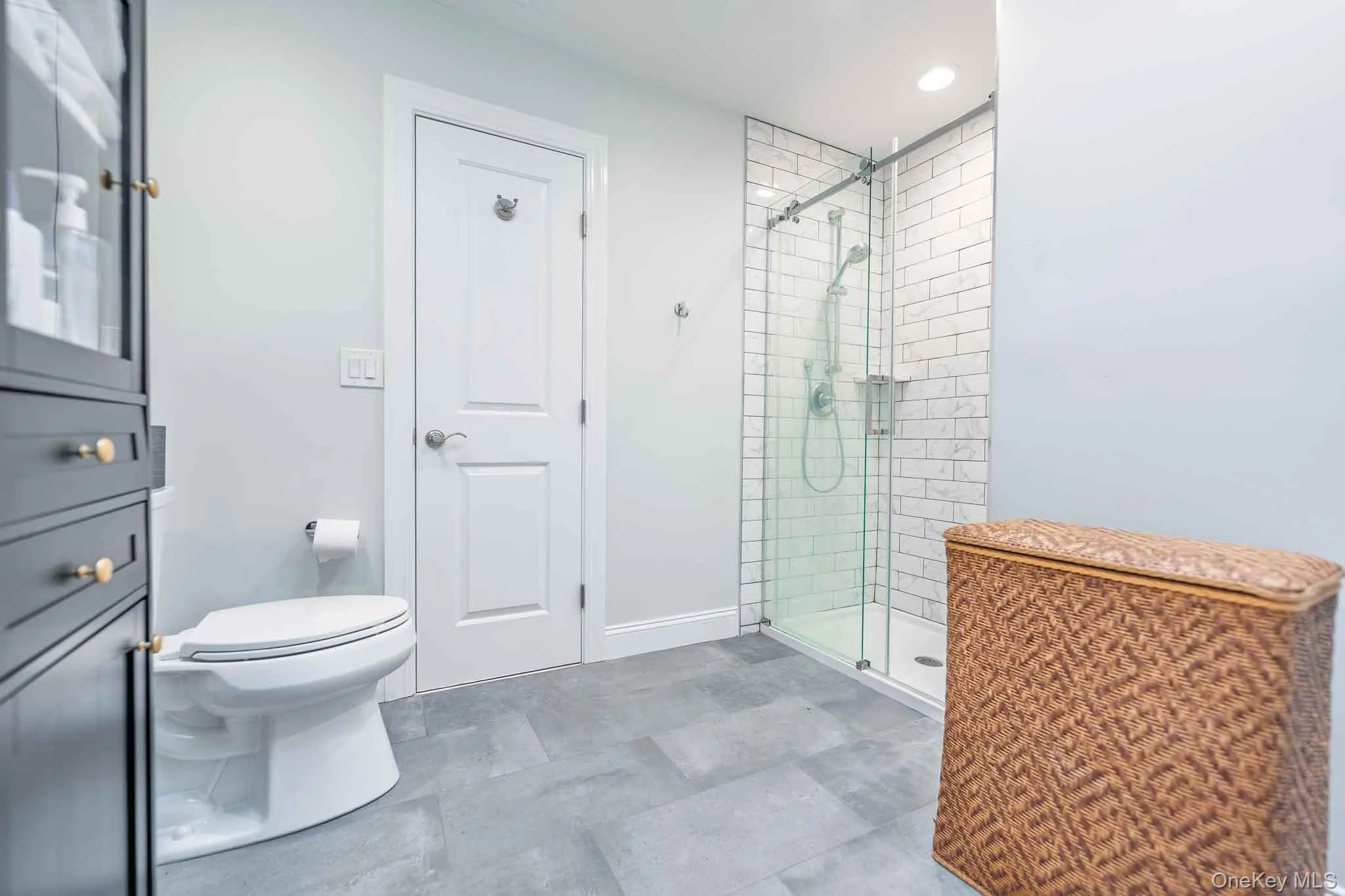 16 Pine Street, Huntington, NY, 2 Bedrooms Bedrooms, 5 Rooms Rooms,2 BathroomsBathrooms,Residential Lease,For Rent,Pine,0,1041545 16 Pine Street, Huntington, NY, 2 Bedrooms Bedrooms, 5 Rooms Rooms,2 BathroomsBathrooms,Residential Lease,For Rent,Pine,0,1041545
