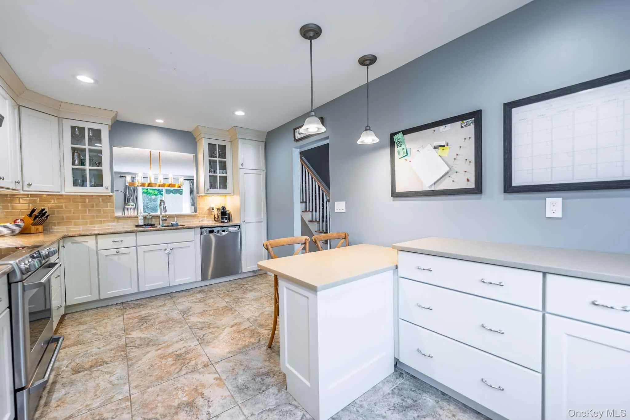 16 Pine Street, Huntington, NY, 2 Bedrooms Bedrooms, 5 Rooms Rooms,2 BathroomsBathrooms,Residential Lease,For Rent,Pine,0,1041545 16 Pine Street, Huntington, NY, 2 Bedrooms Bedrooms, 5 Rooms Rooms,2 BathroomsBathrooms,Residential Lease,For Rent,Pine,0,1041545