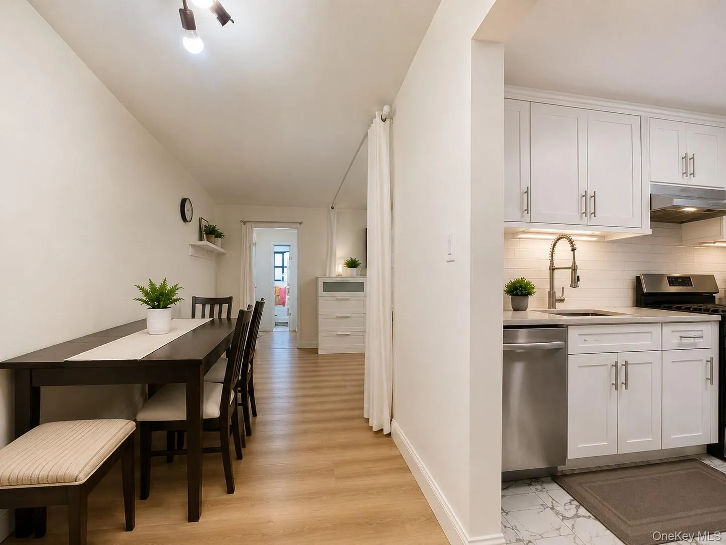 5 Terrace Circle, North Hempstead, NY, 1 Bedroom Bedrooms, 4 Rooms Rooms,1 BathroomBathrooms,Residential,For Rent,Terrace,0,1041549 5 Terrace Circle, North Hempstead, NY, 1 Bedroom Bedrooms, 4 Rooms Rooms,1 BathroomBathrooms,Residential,For Rent,Terrace,0,1041549