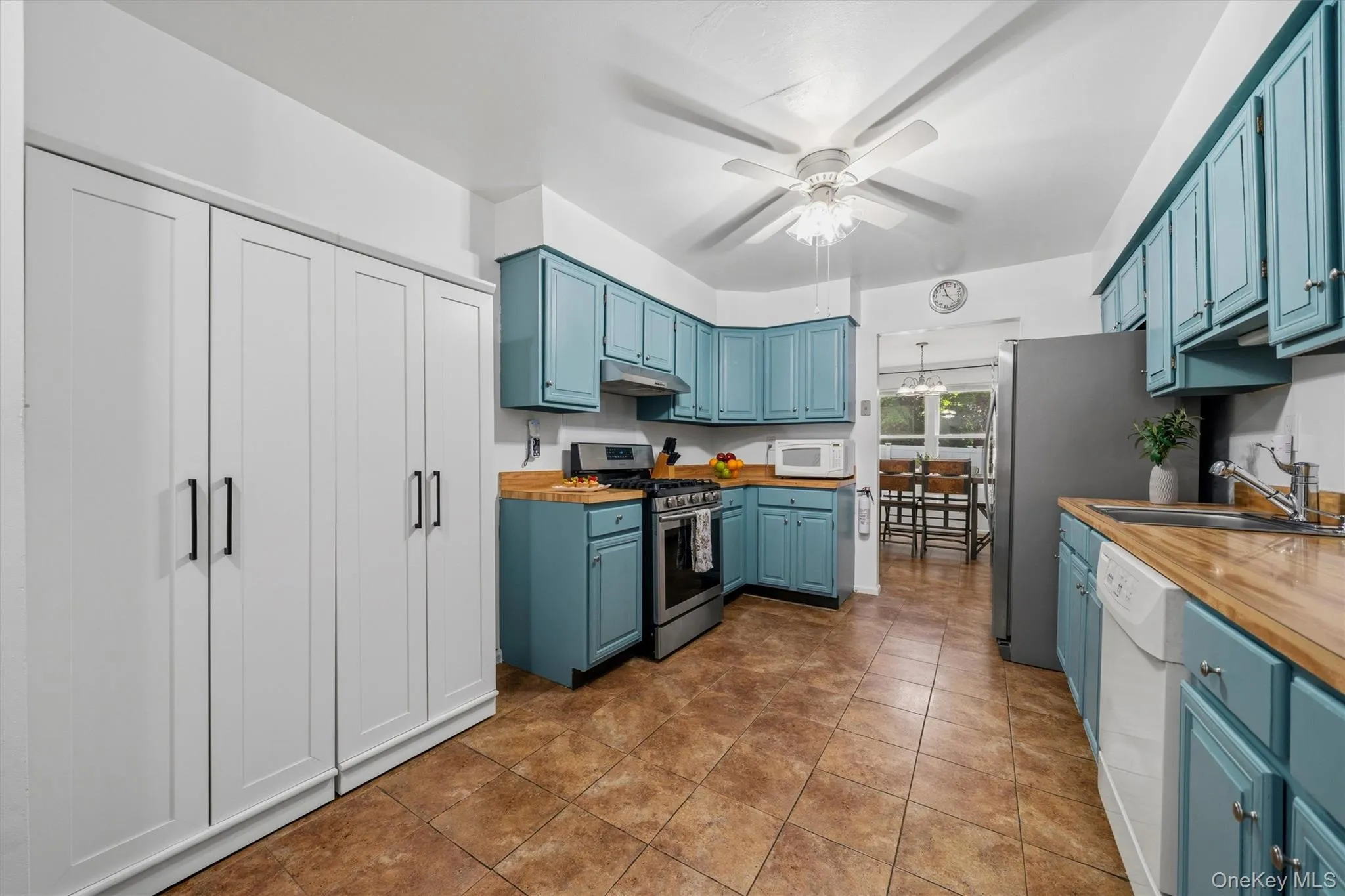 190 Country Club Drive, Warwick (town), NY, 3 Bedrooms Bedrooms, 9 Rooms Rooms,2 BathroomsBathrooms,Residential,For Rent,Country Club,0,1041551 190 Country Club Drive, Warwick (town), NY, 3 Bedrooms Bedrooms, 9 Rooms Rooms,2 BathroomsBathrooms,Residential,For Rent,Country Club,0,1041551